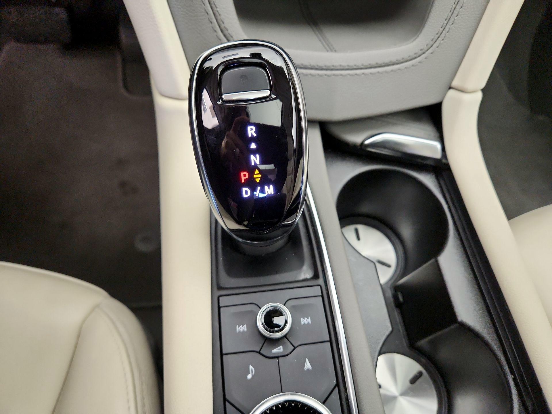 Thumbnail: 2025 Cadillac XT6 - 18