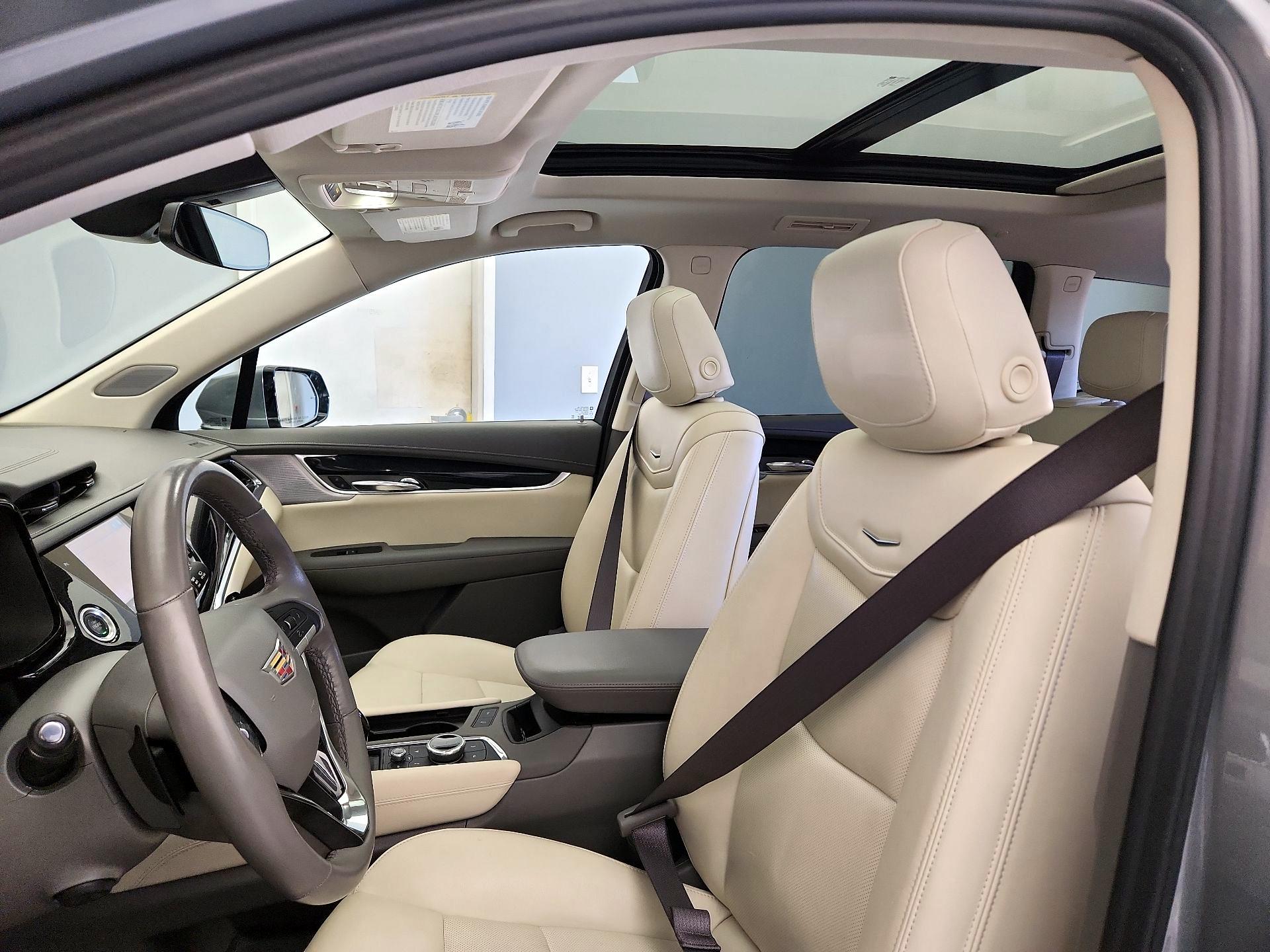 Thumbnail: 2025 Cadillac XT6 - 19