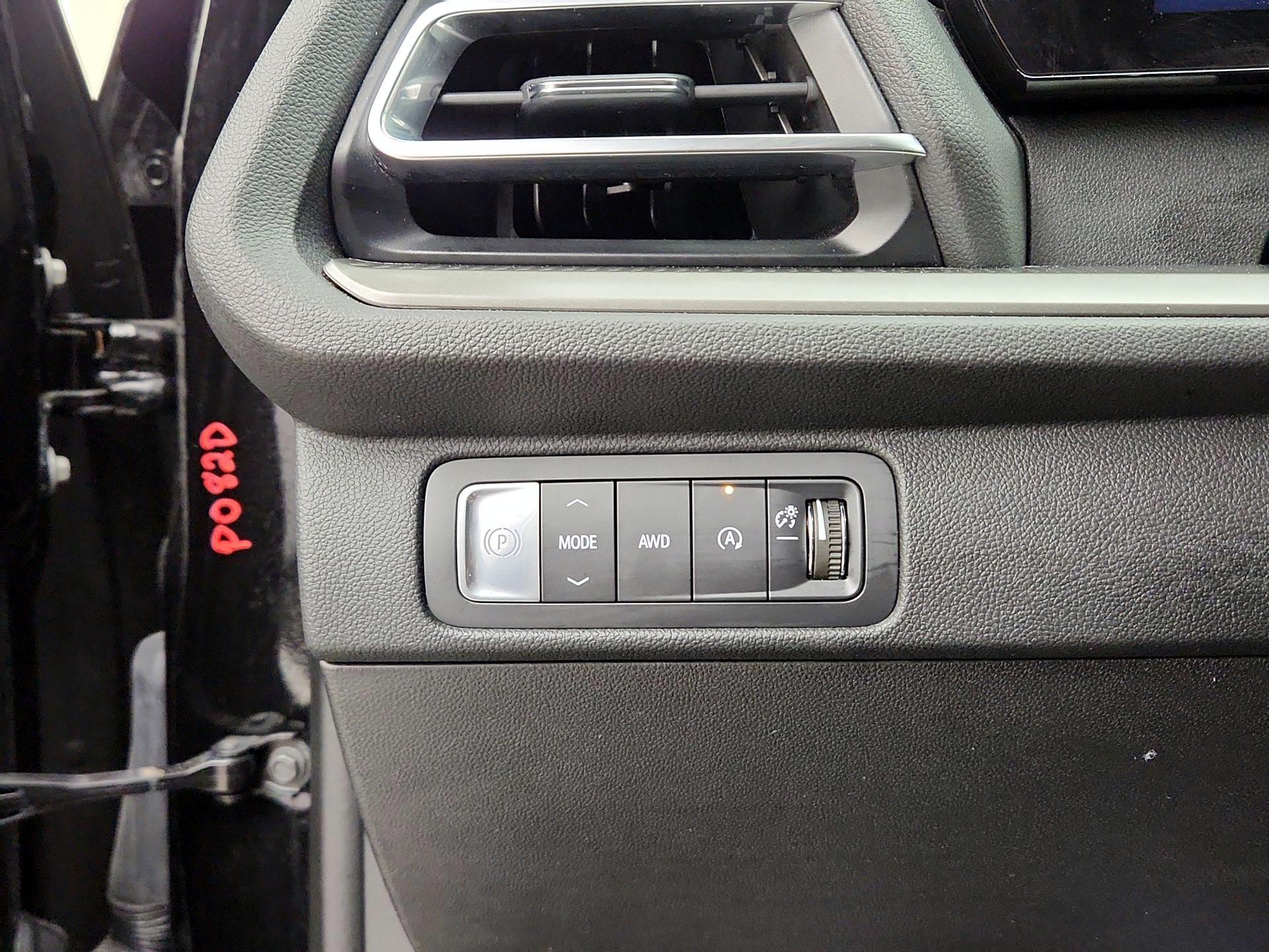 Thumbnail: 2025 Chevrolet Traverse - 13