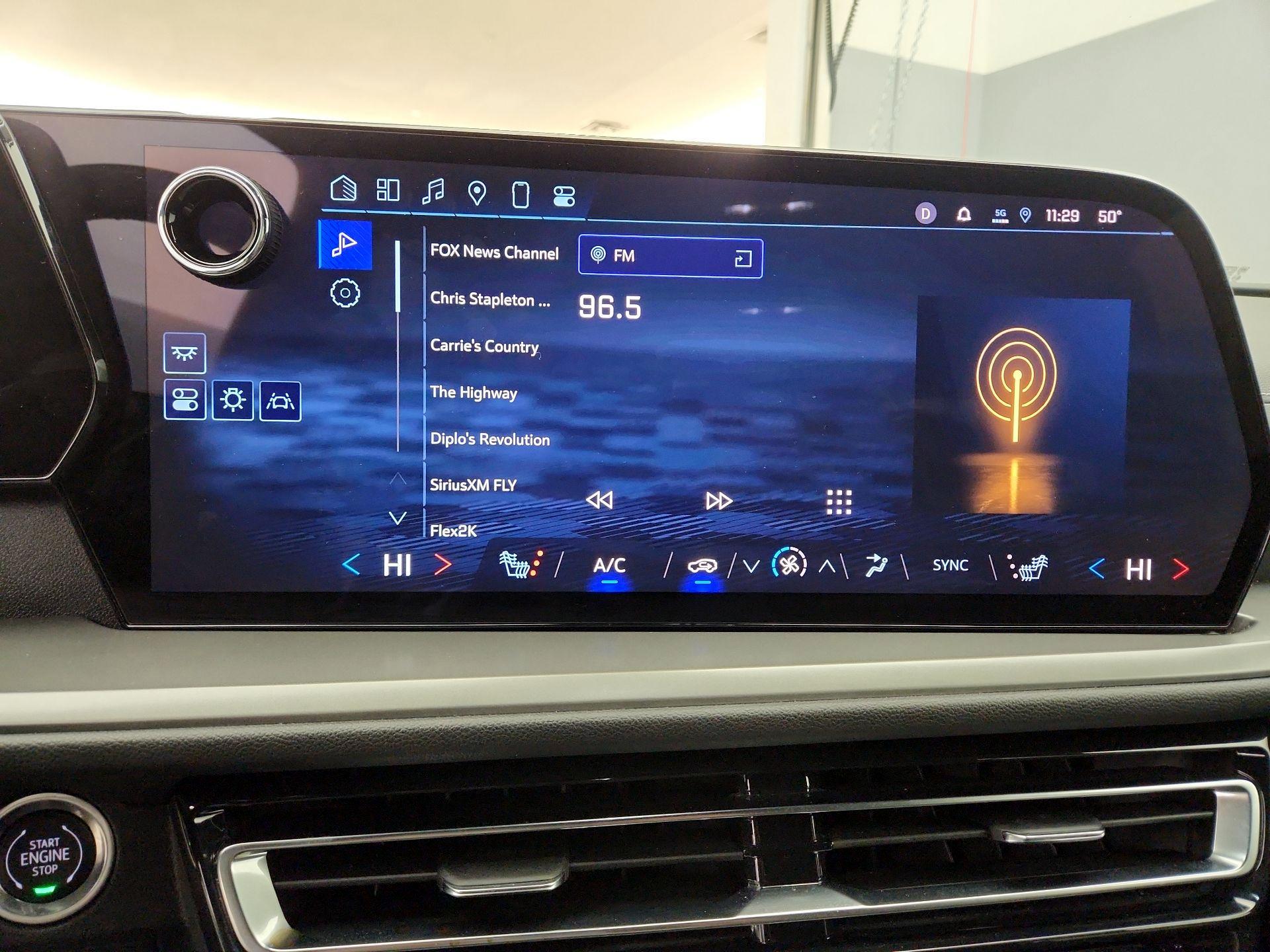 Thumbnail: 2025 Chevrolet Traverse - 16