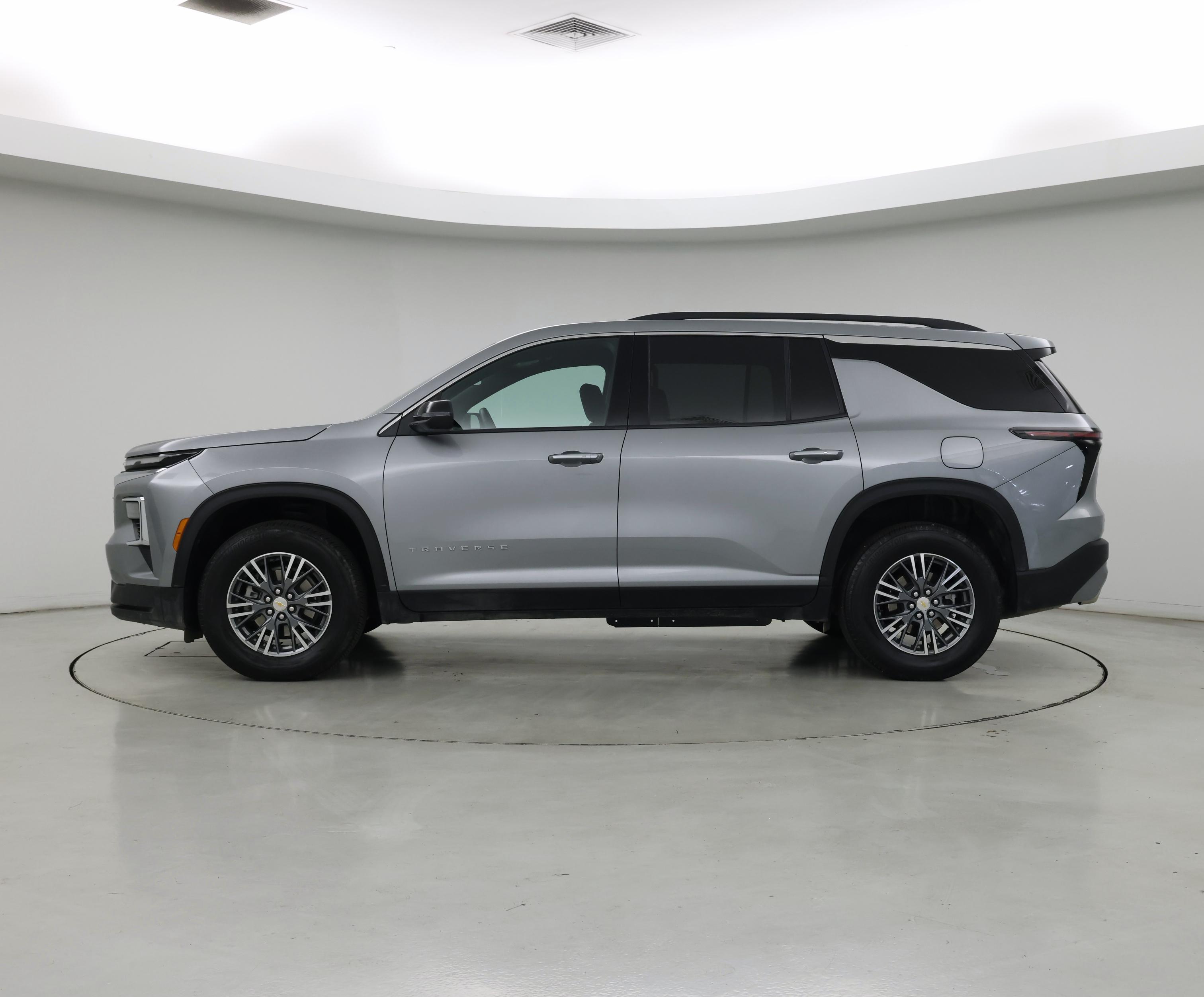 Thumbnail: 2025 Chevrolet Traverse - 3