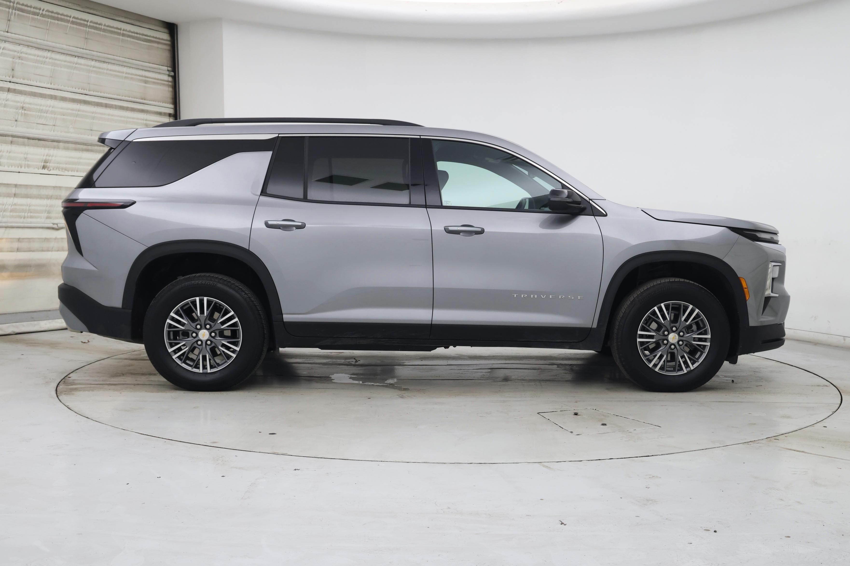 Thumbnail: 2025 Chevrolet Traverse - 7