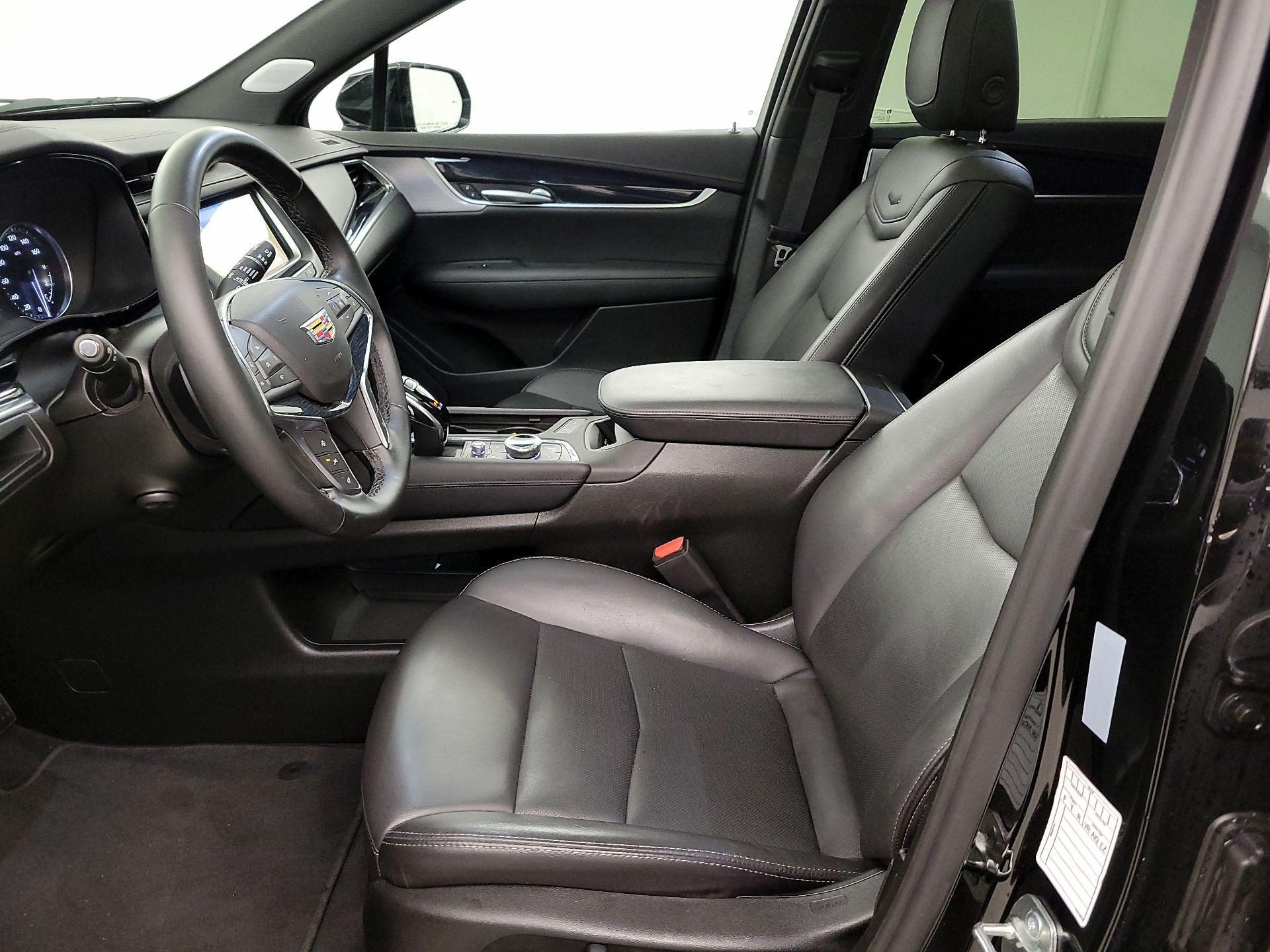 Thumbnail: 2025 Cadillac XT5 - 11