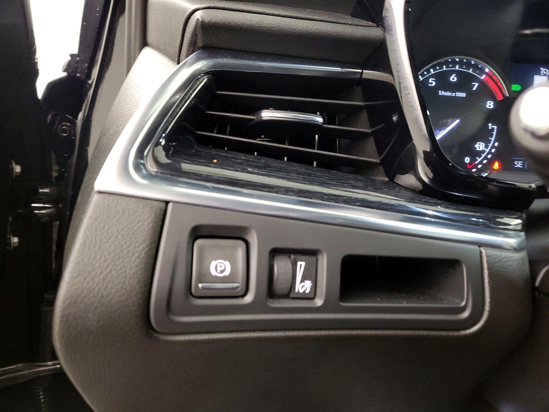 Thumbnail: 2025 Cadillac XT5 - 13