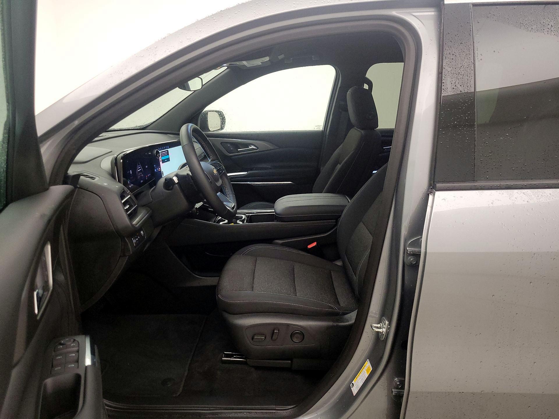 Thumbnail: 2025 Chevrolet Traverse - 11