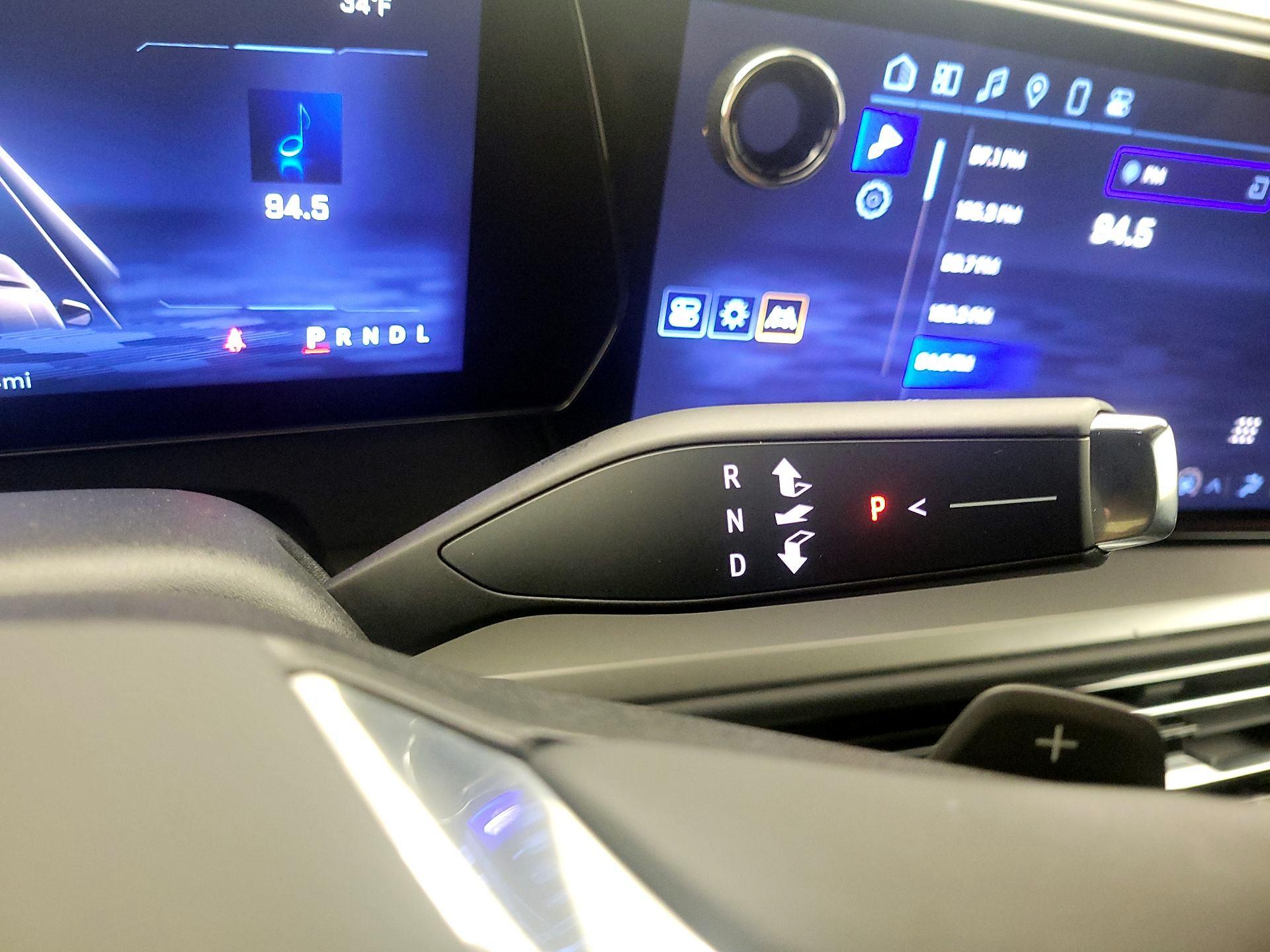 Thumbnail: 2025 Chevrolet Traverse - 18