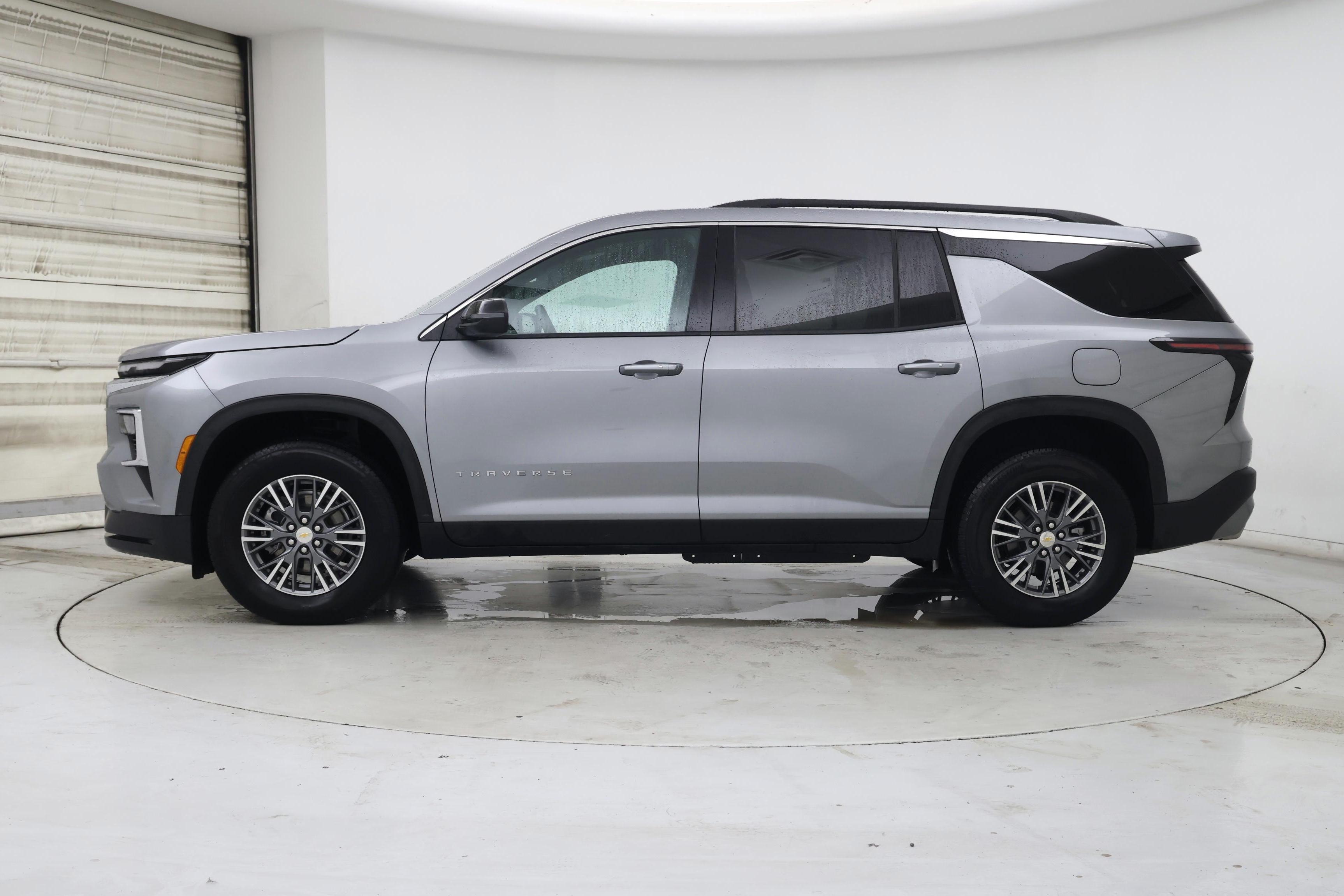 Thumbnail: 2025 Chevrolet Traverse - 3