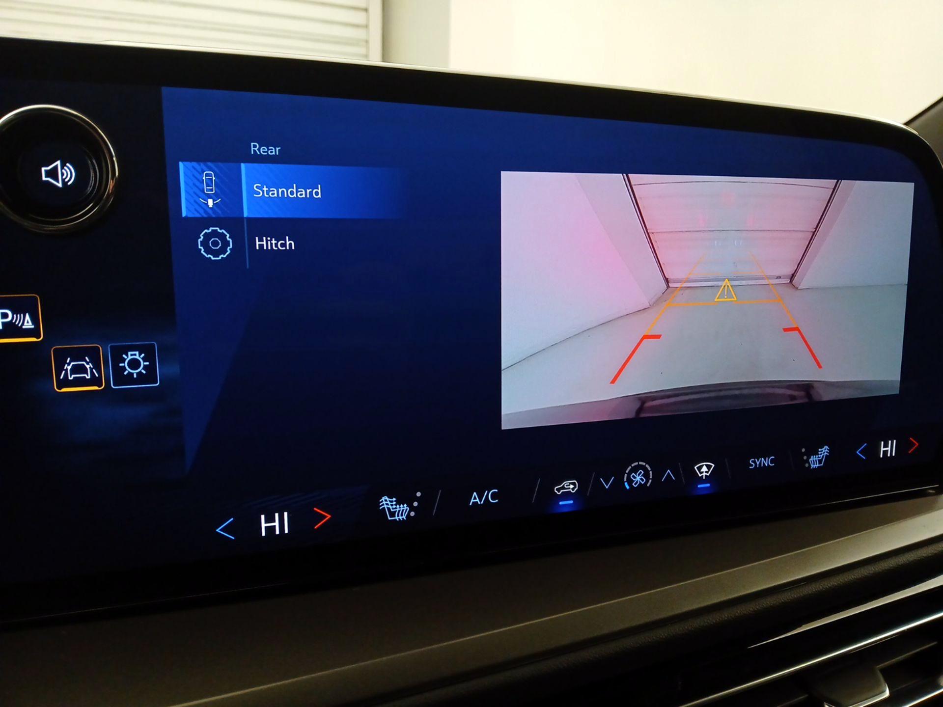 Thumbnail: 2025 Chevrolet Traverse - 14