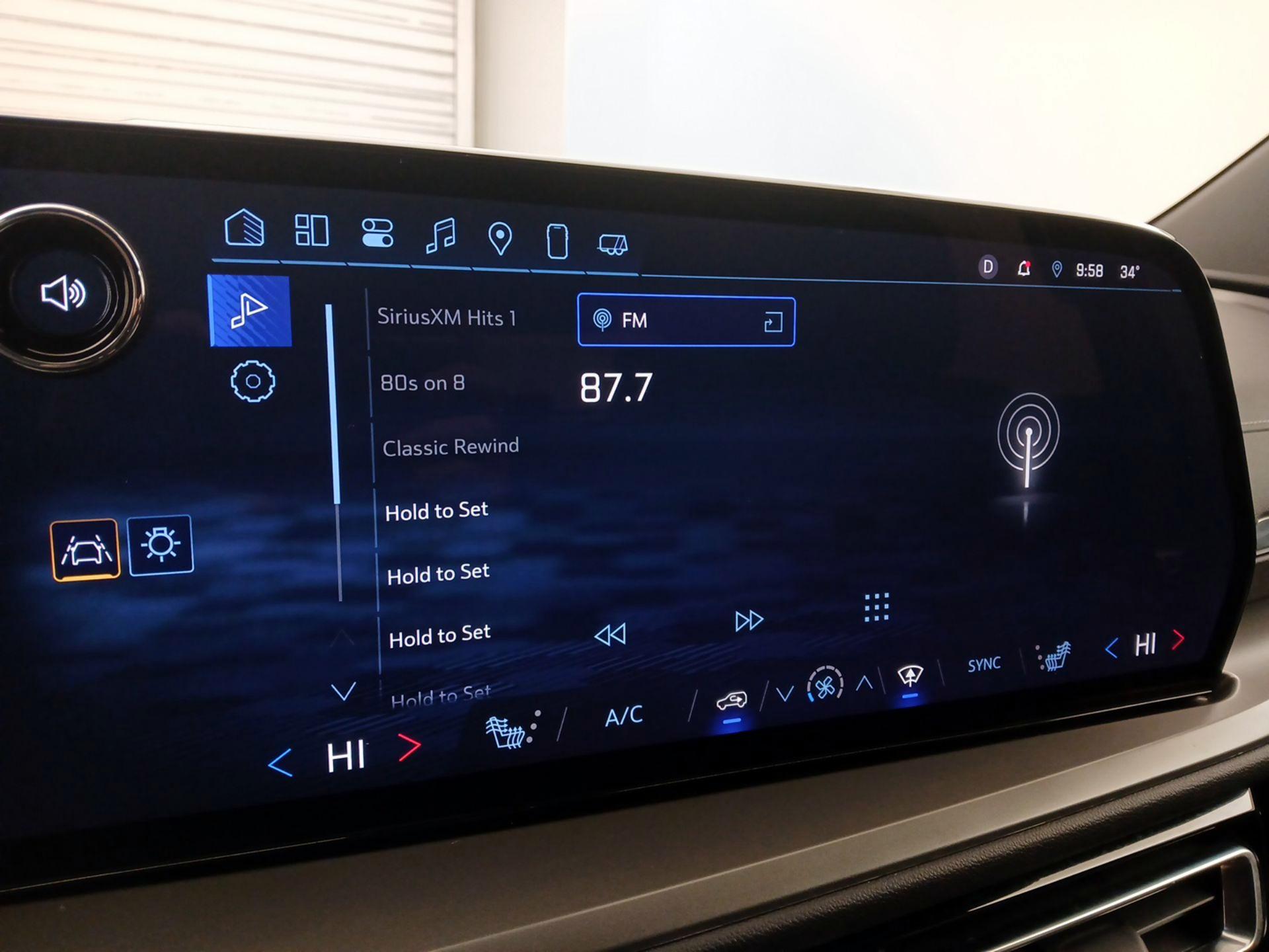 Thumbnail: 2025 Chevrolet Traverse - 15