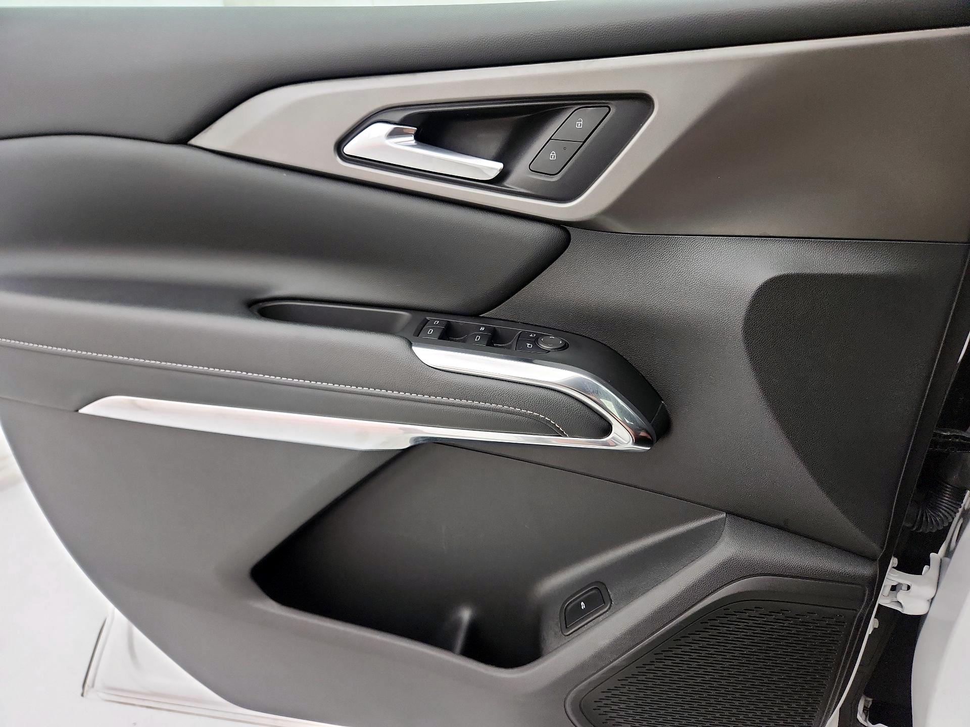 Thumbnail: 2025 Chevrolet Traverse - 12