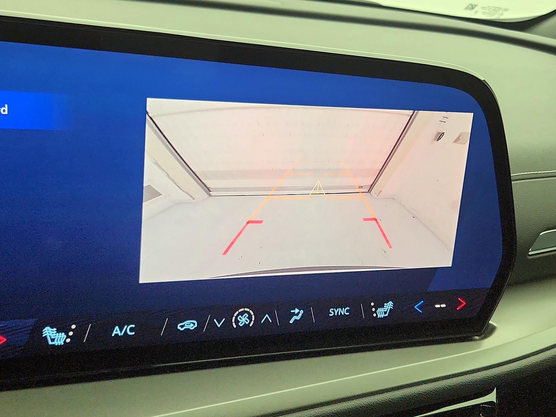 Thumbnail: 2025 Chevrolet Traverse - 15