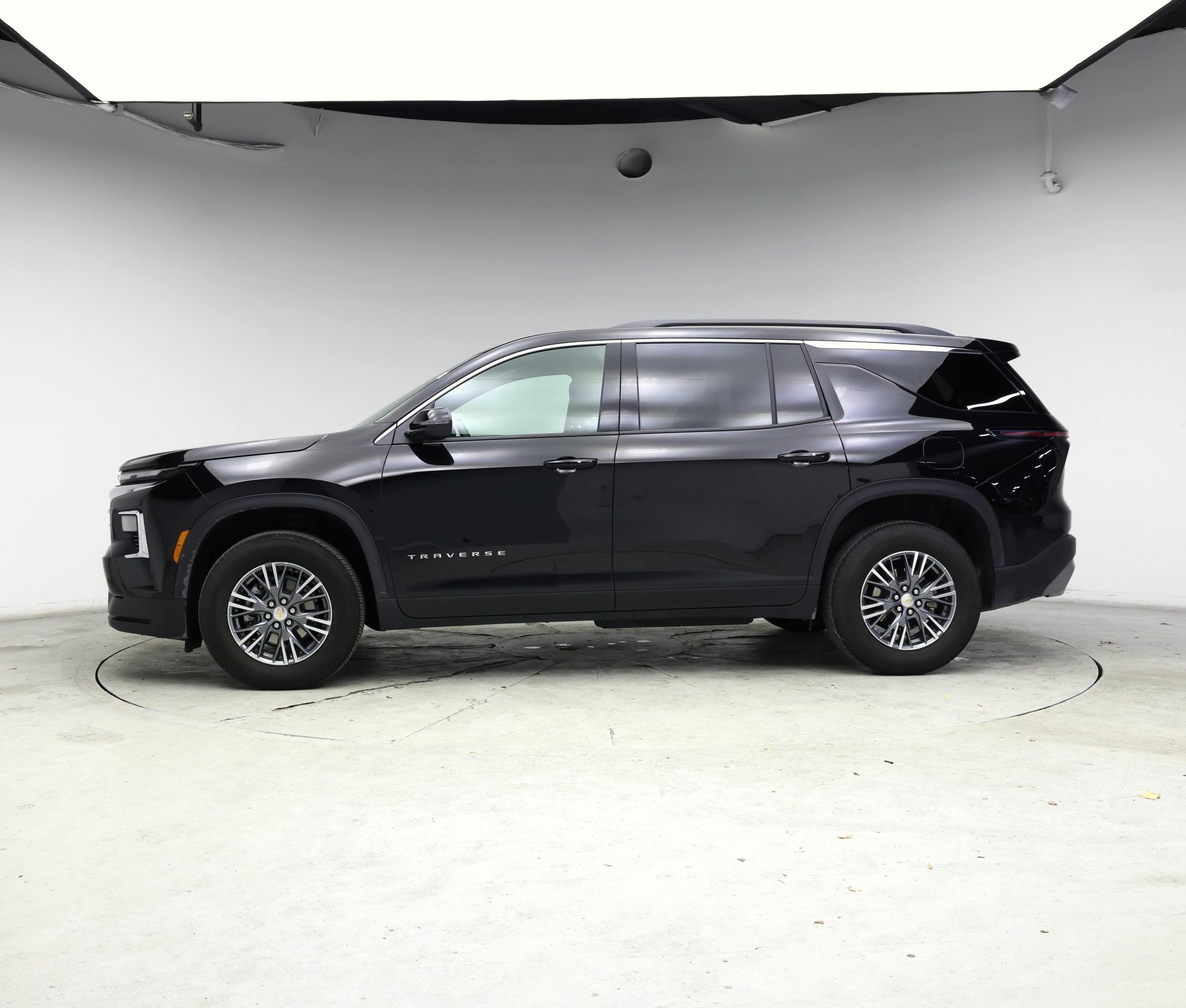 Thumbnail: 2025 Chevrolet Traverse - 3