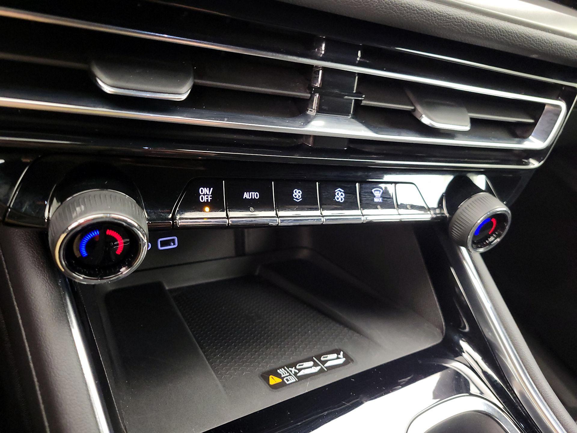 Thumbnail: 2025 Chevrolet Traverse - 16