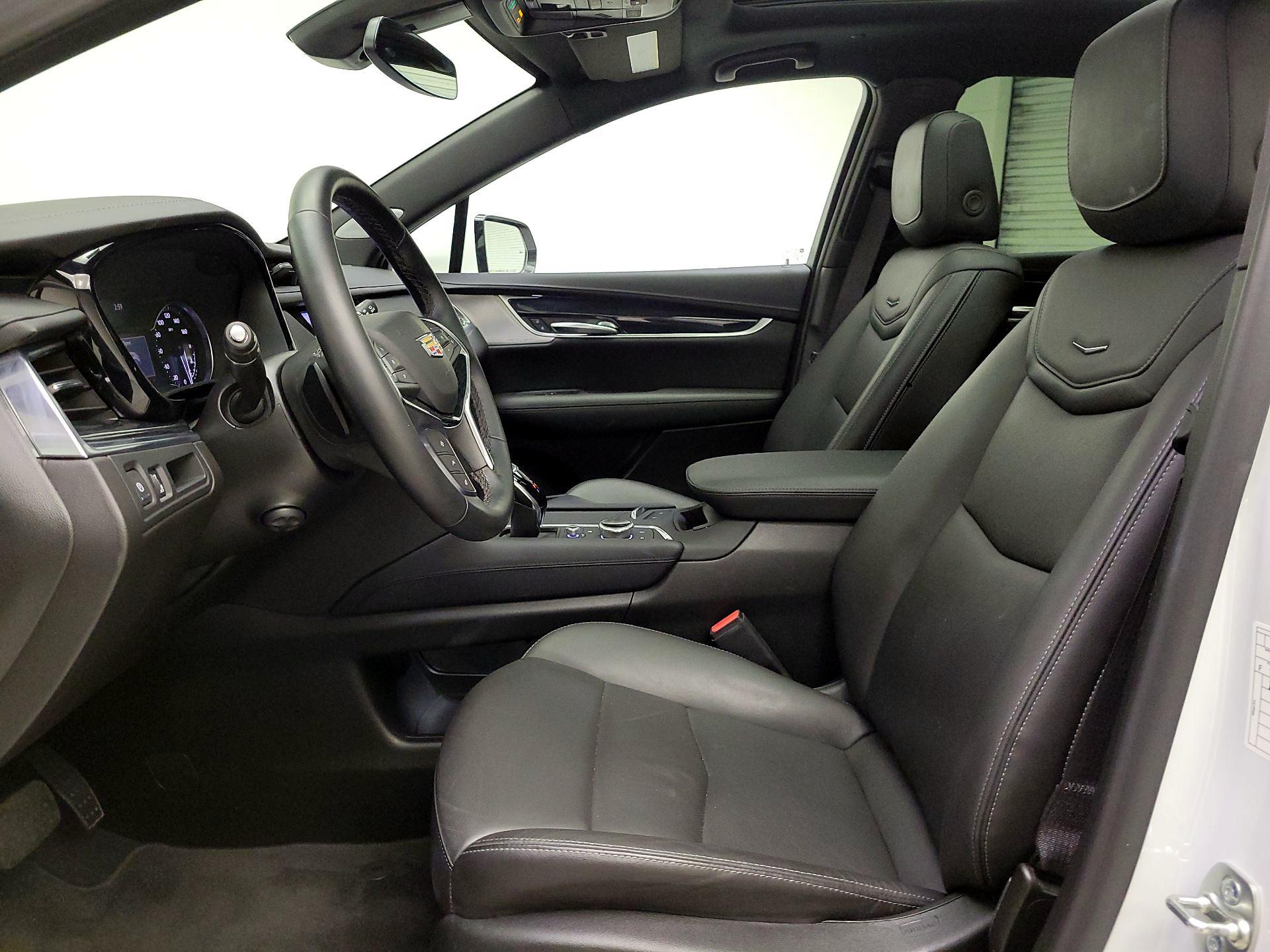 Thumbnail: 2025 Cadillac XT5 - 11