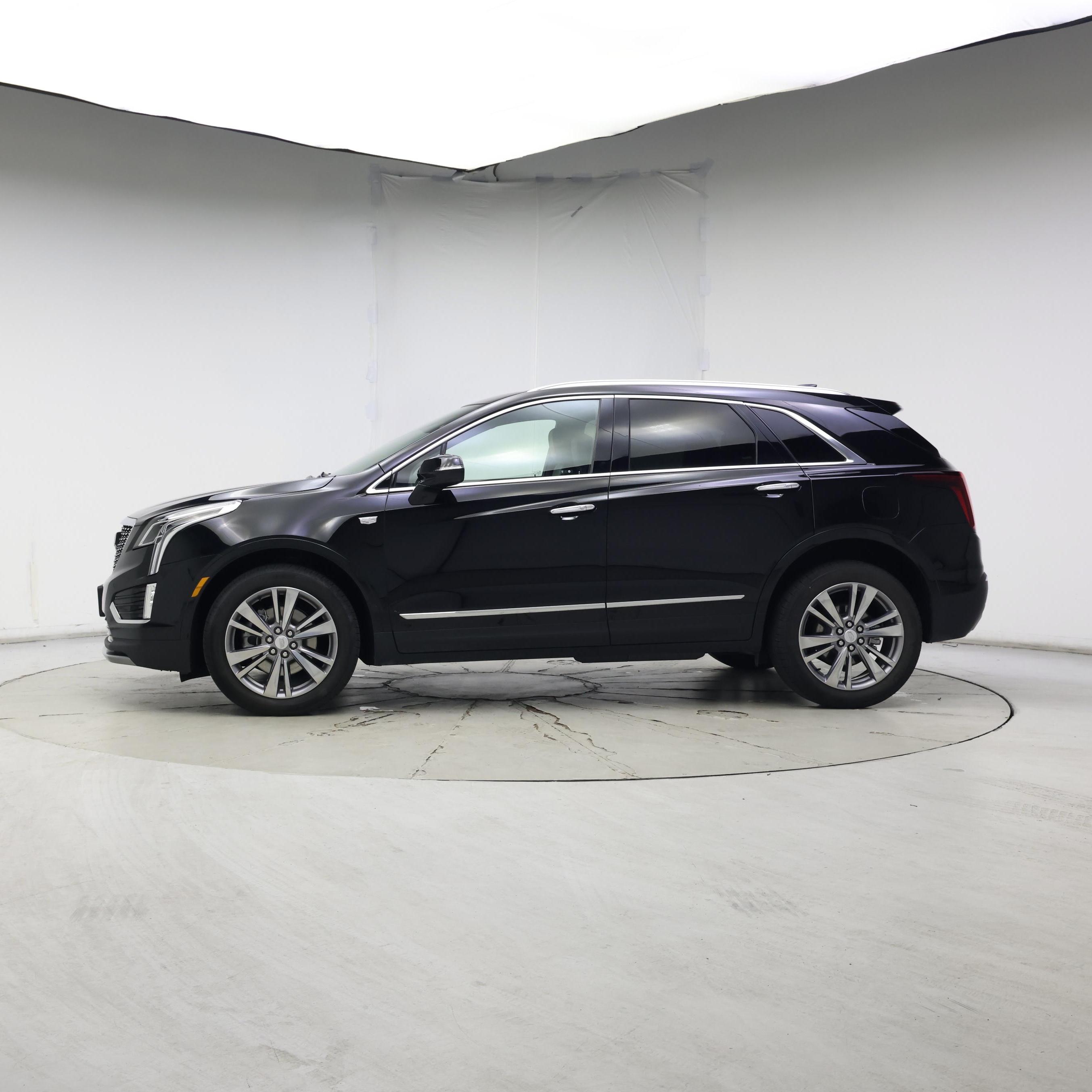 Thumbnail: 2025 Cadillac XT5 - 3