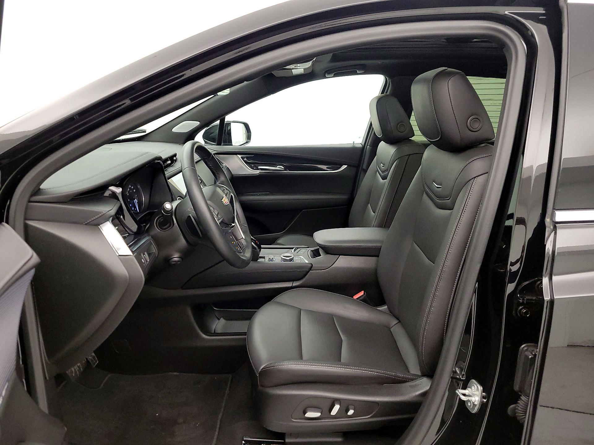 Thumbnail: 2025 Cadillac XT5 - 11