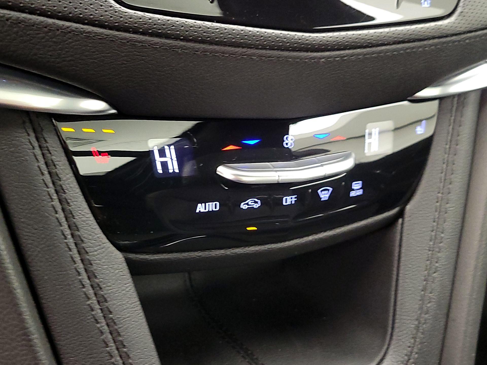 Thumbnail: 2025 Cadillac XT5 - 17