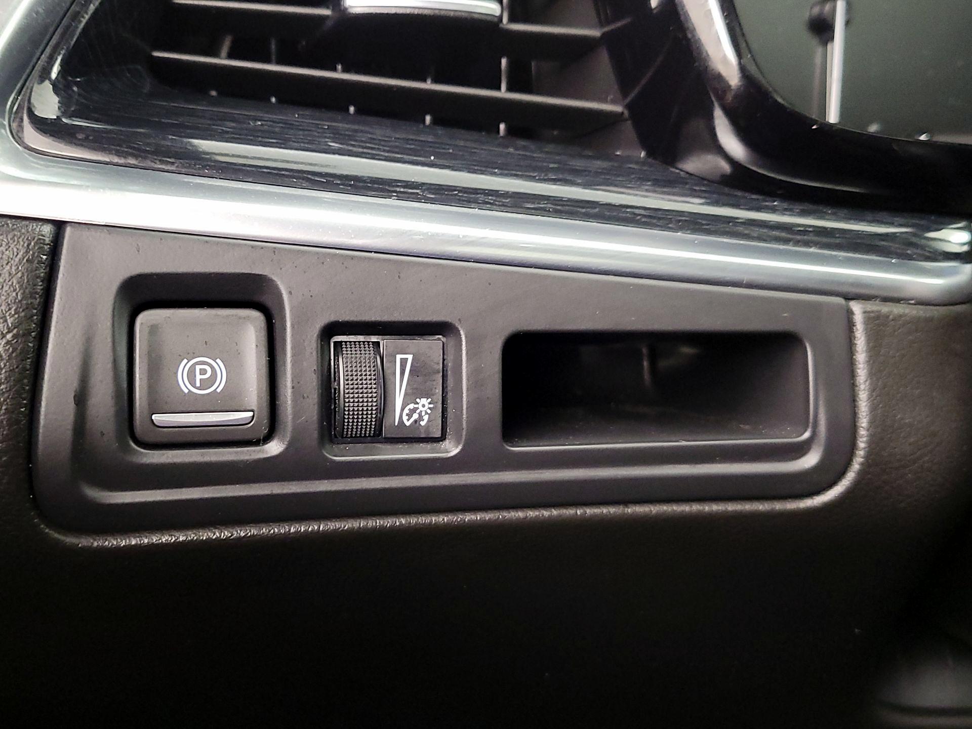 Thumbnail: 2025 Cadillac XT5 - 13