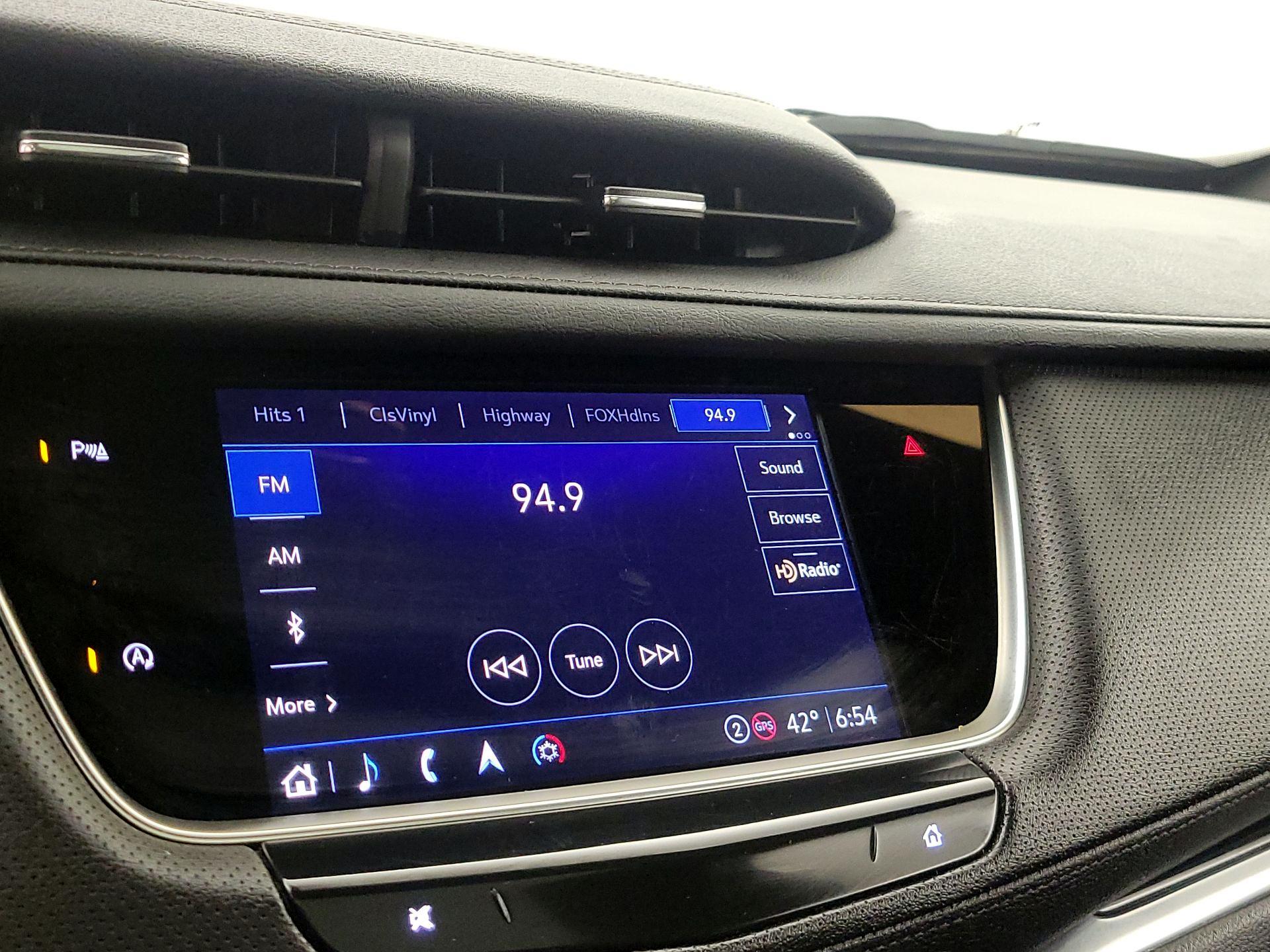 Thumbnail: 2025 Cadillac XT5 - 16