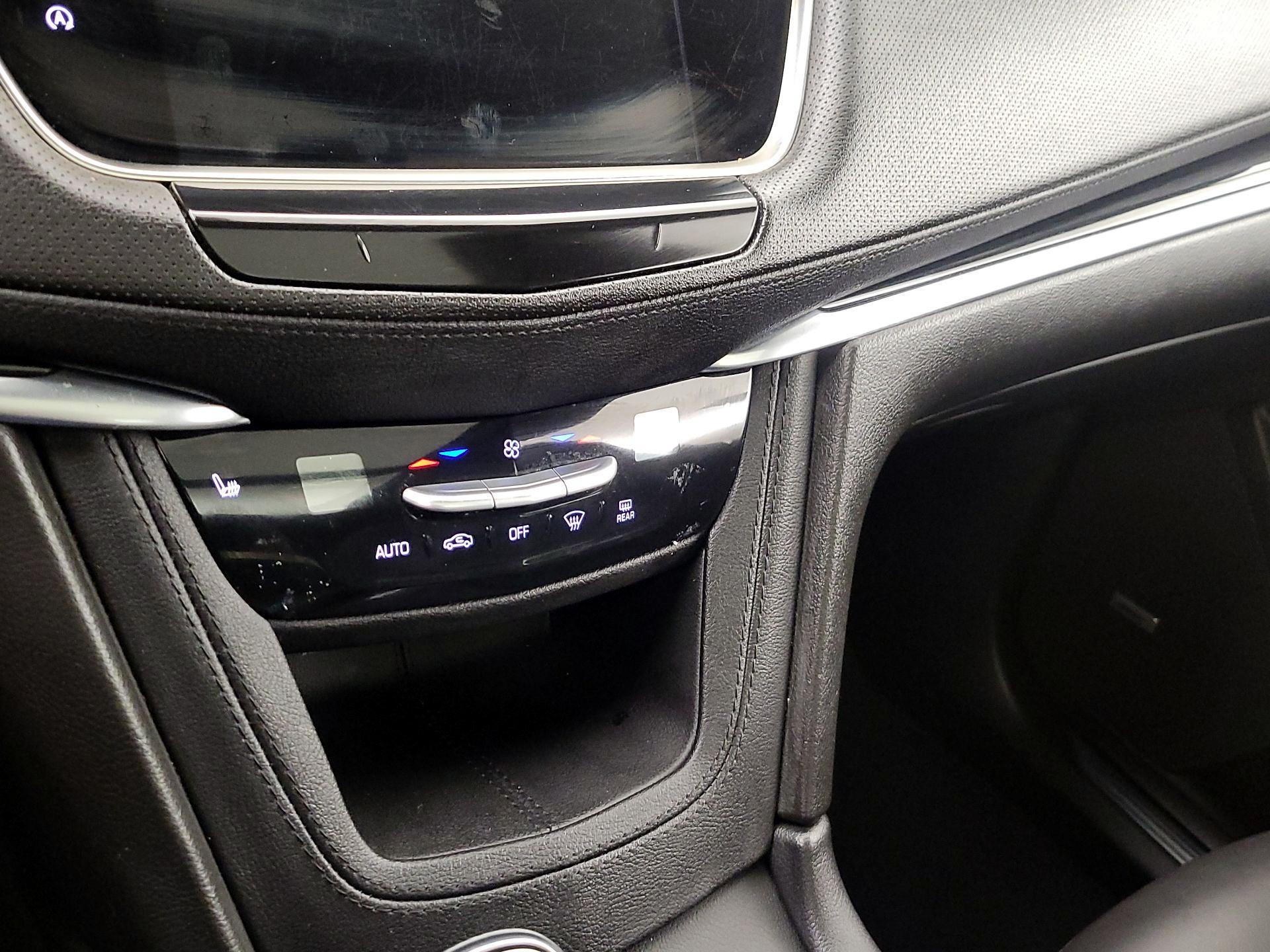 Thumbnail: 2025 Cadillac XT5 - 17