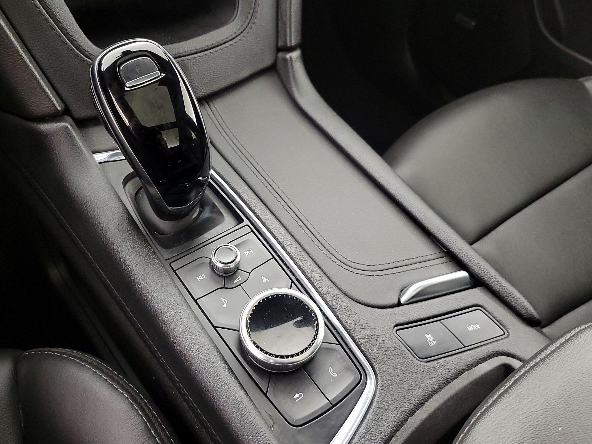 Thumbnail: 2025 Cadillac XT5 - 18