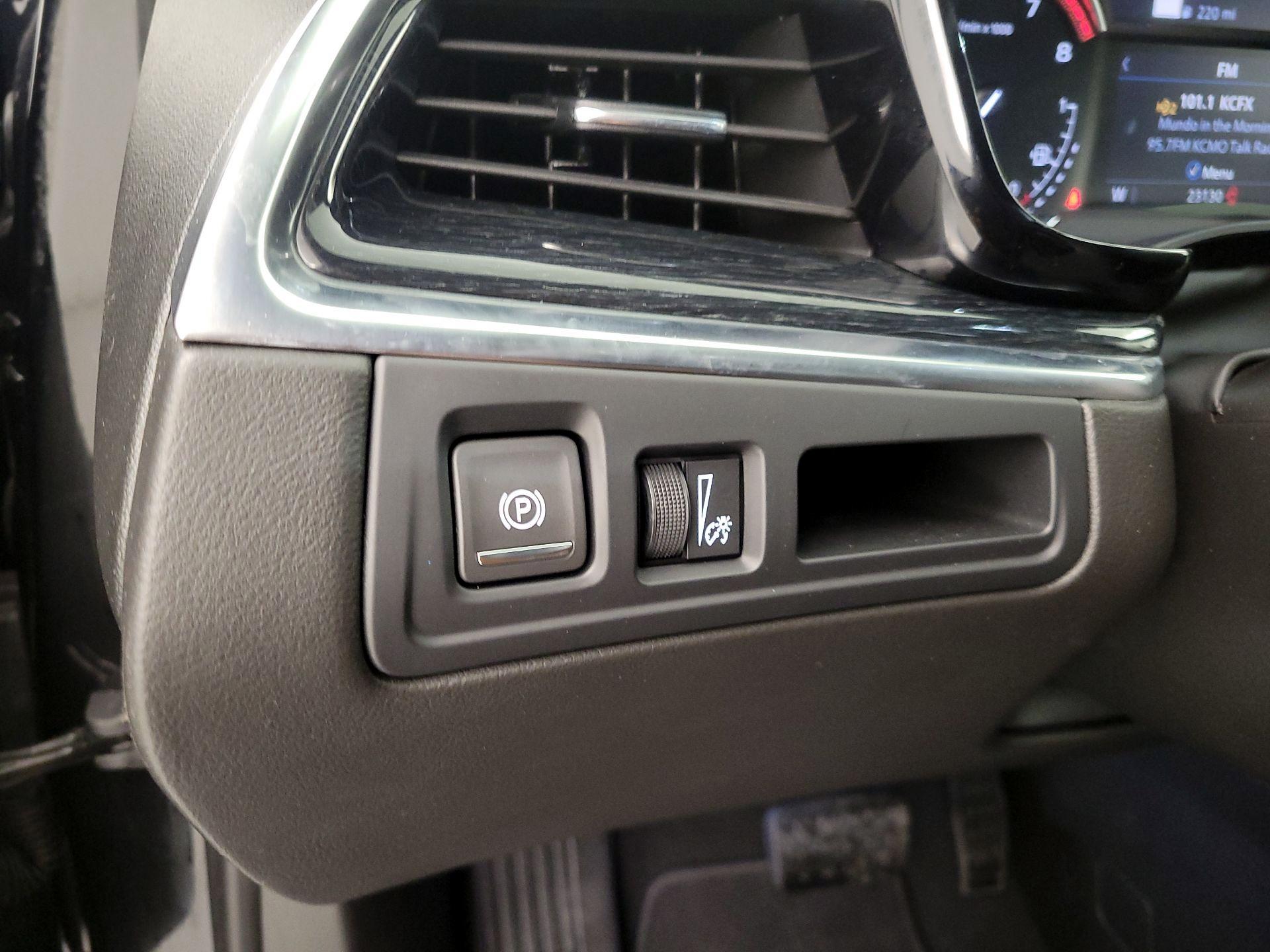 Thumbnail: 2025 Cadillac XT5 - 13