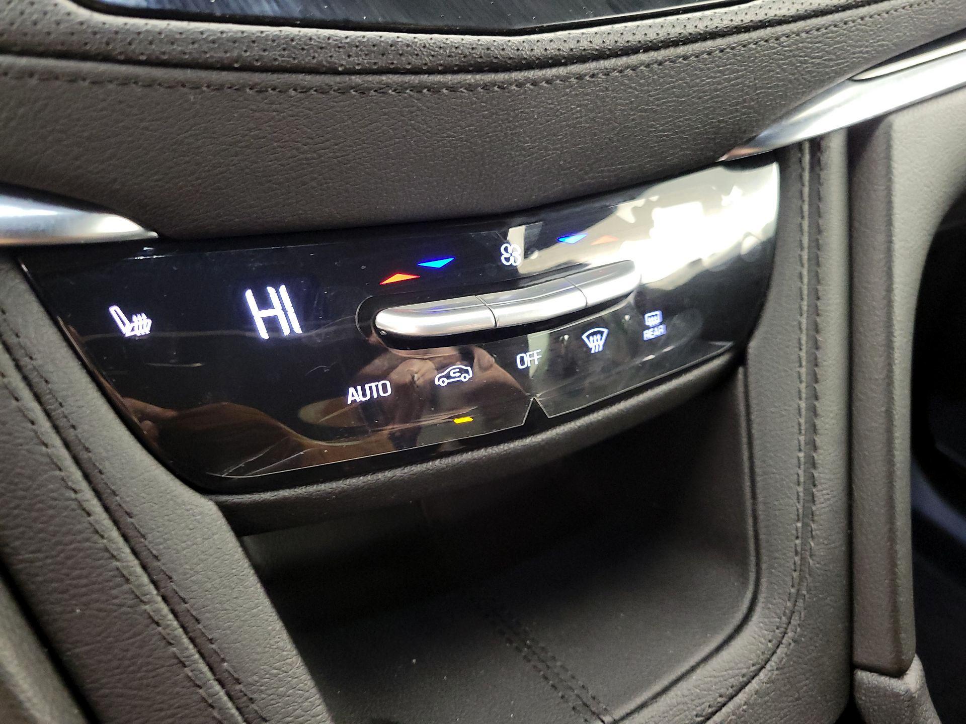 Thumbnail: 2025 Cadillac XT5 - 16