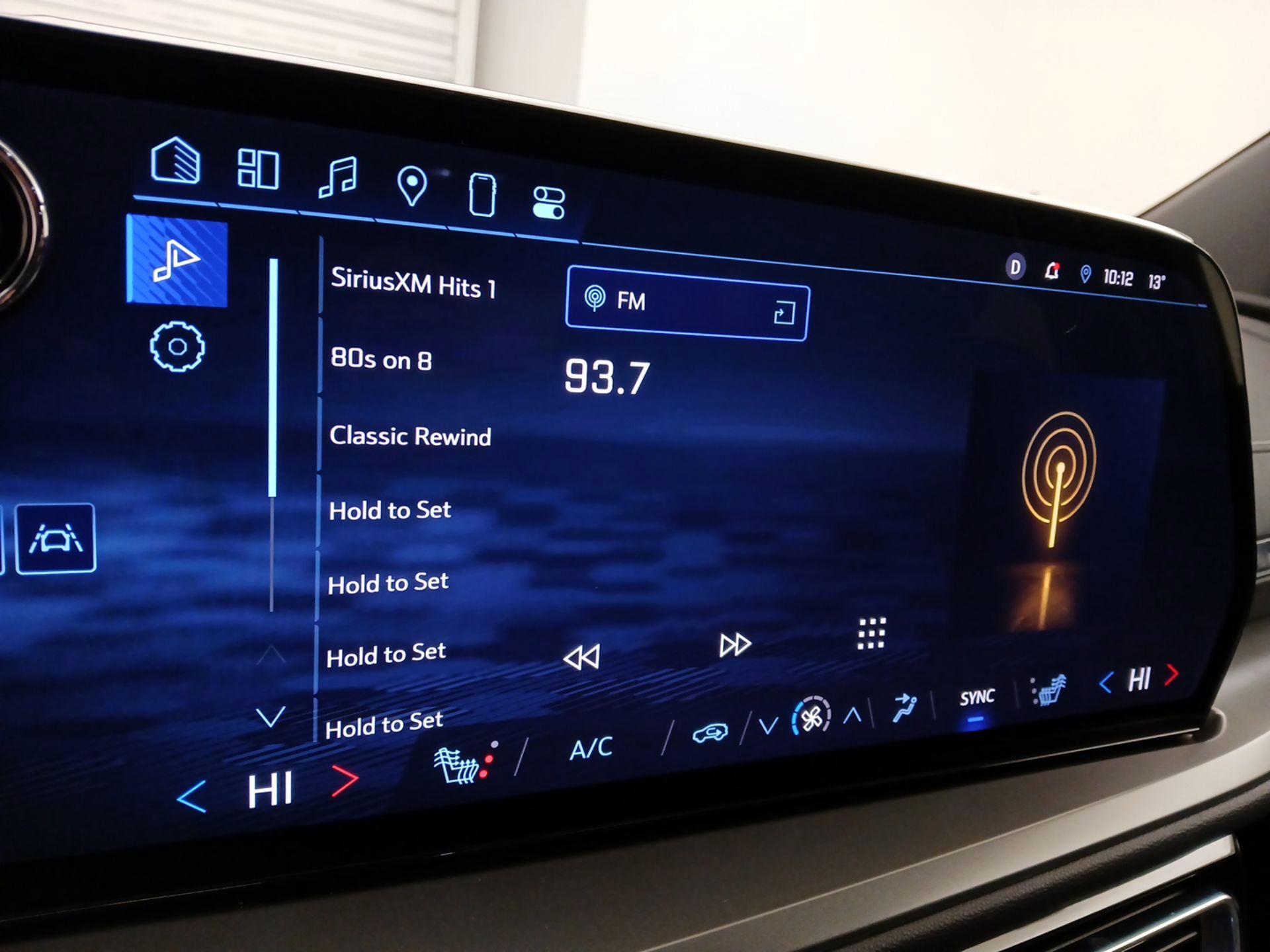 Thumbnail: 2025 Chevrolet Traverse - 16