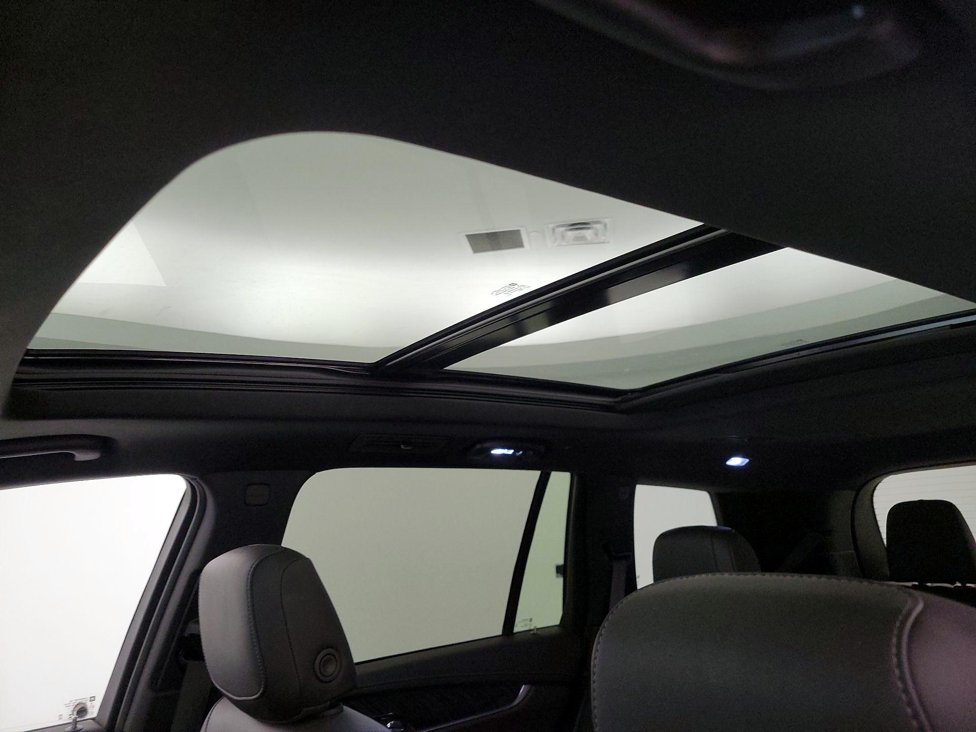 Thumbnail: 2025 Cadillac XT6 - 20