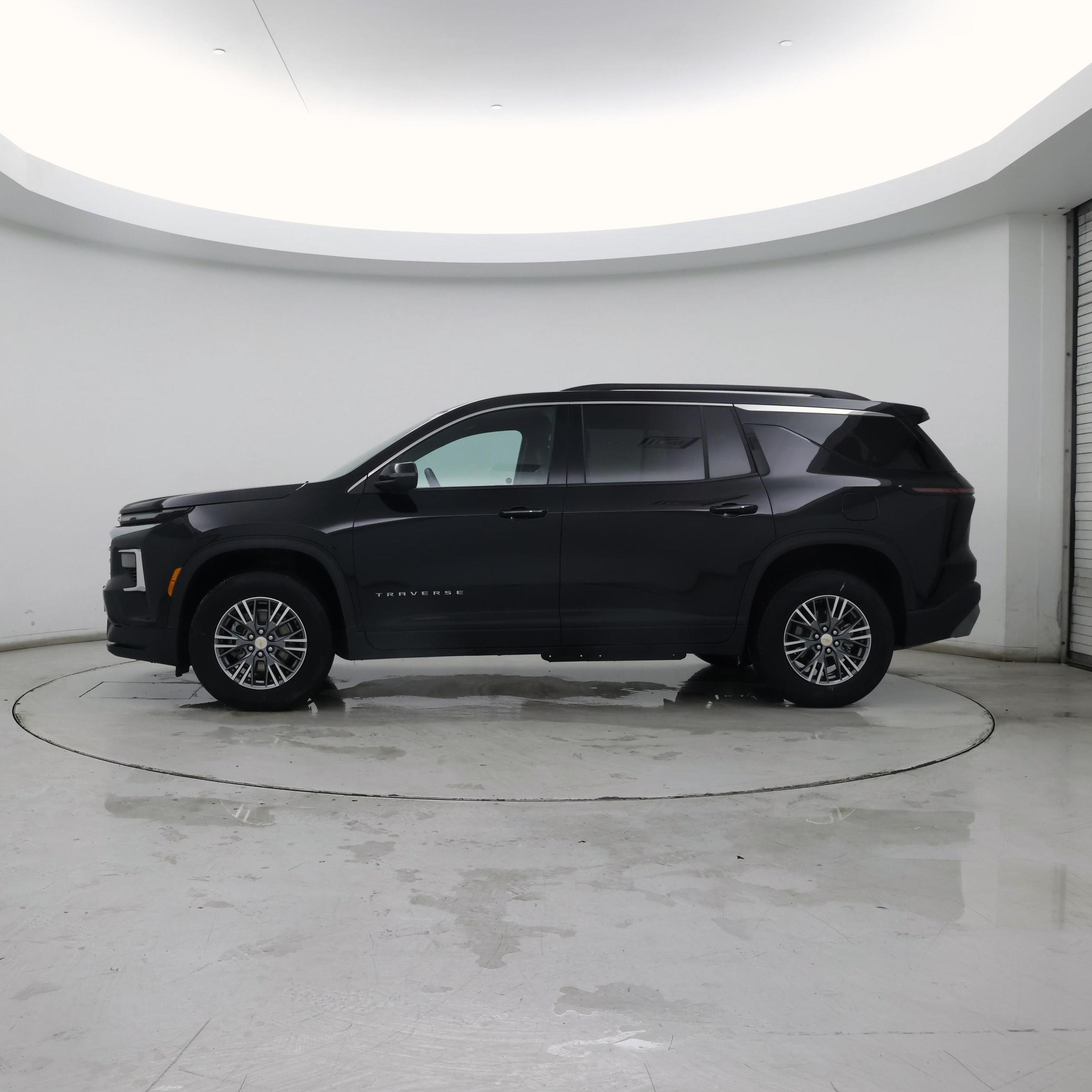 Thumbnail: 2025 Chevrolet Traverse - 3