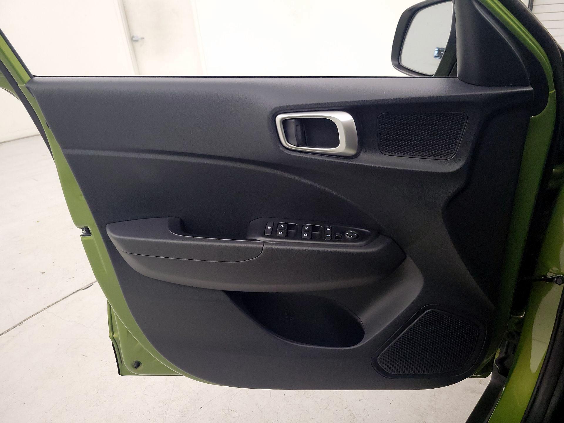 Thumbnail: 2023 Hyundai Venue - 12