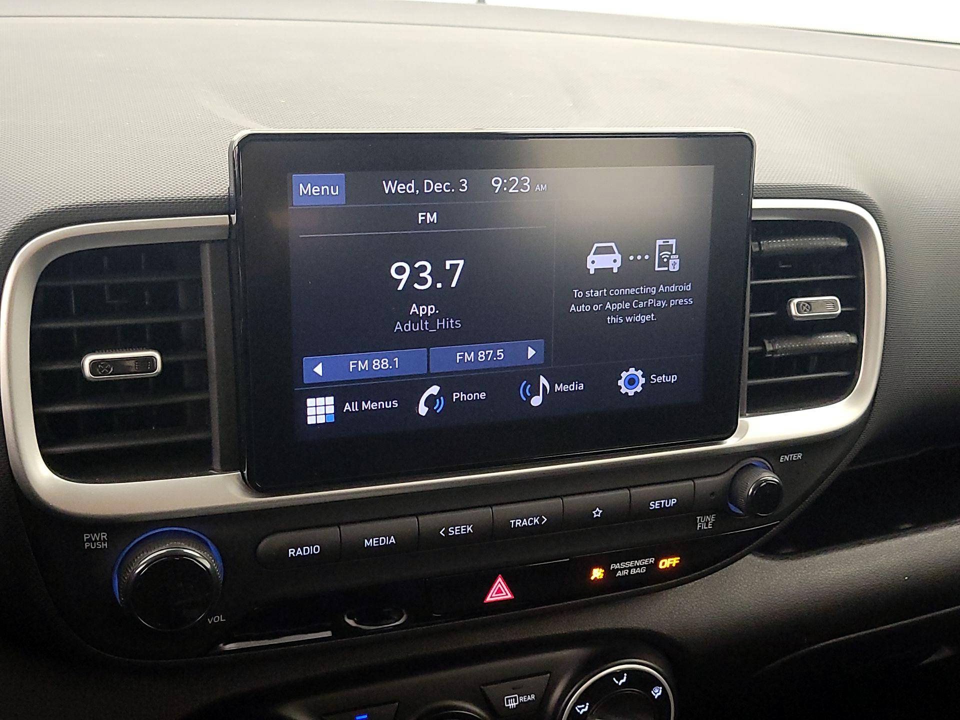 Thumbnail: 2023 Hyundai Venue - 15