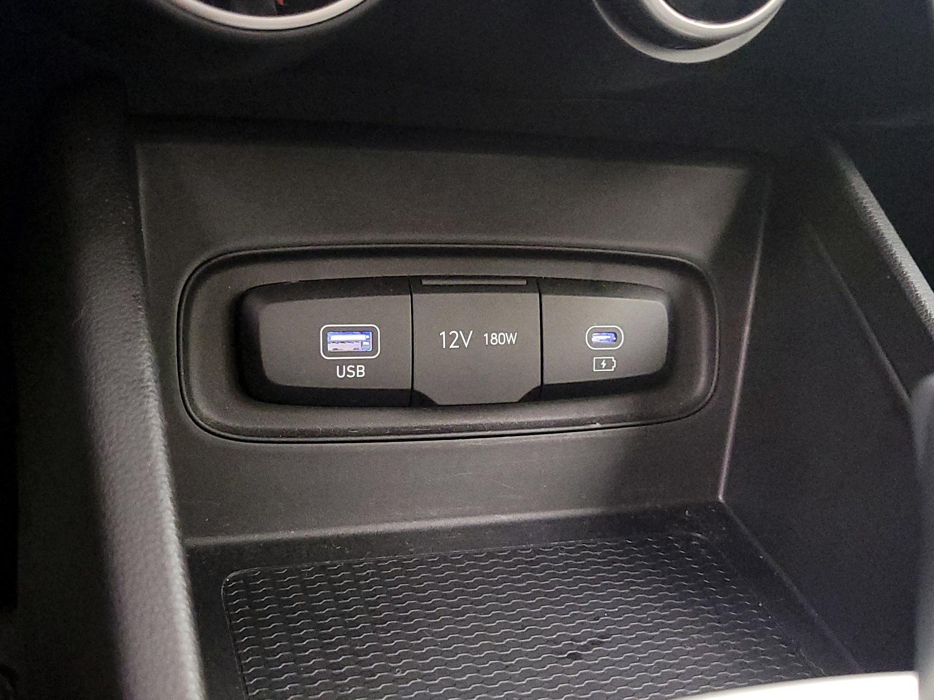 Thumbnail: 2023 Hyundai Venue - 18