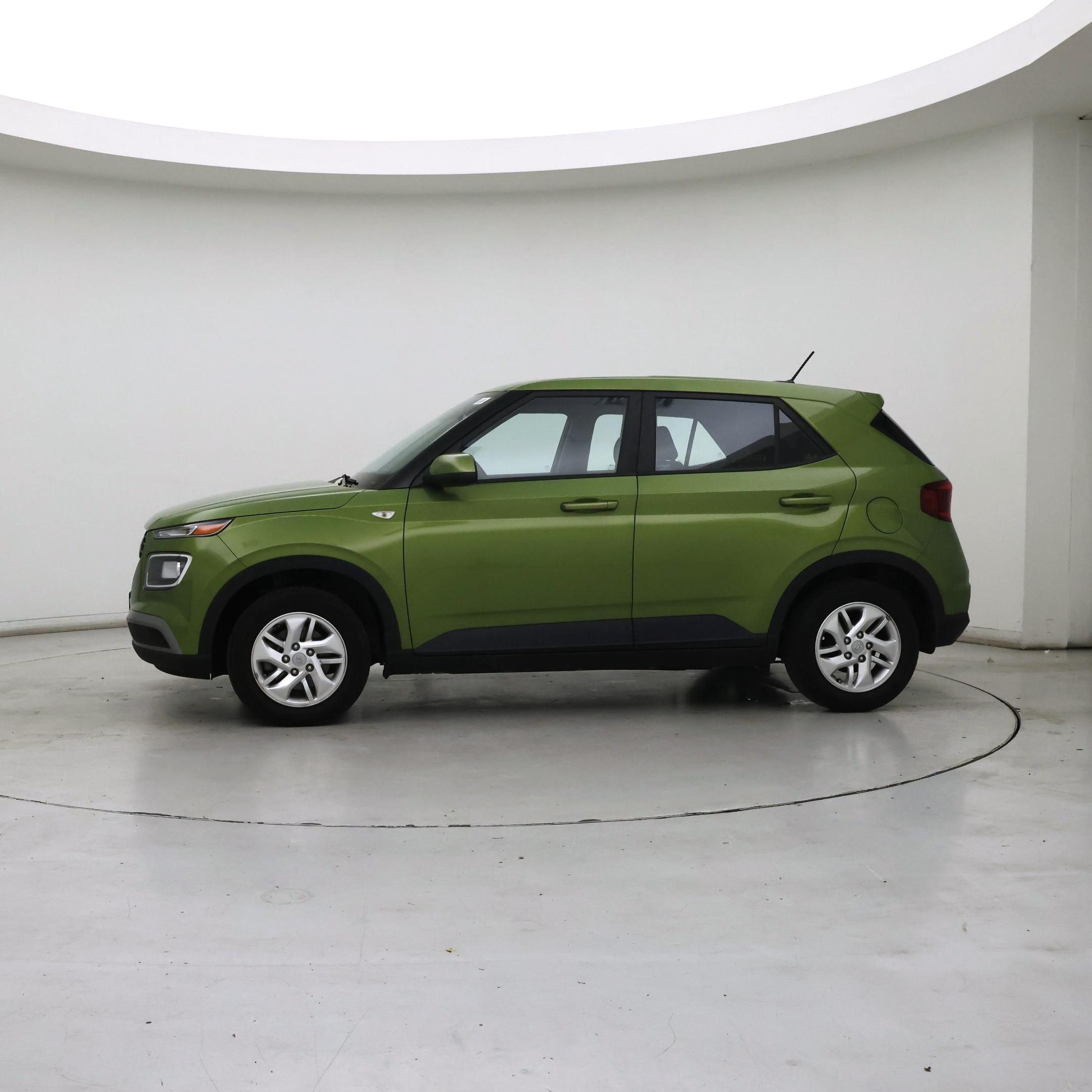 Thumbnail: 2023 Hyundai Venue - 3