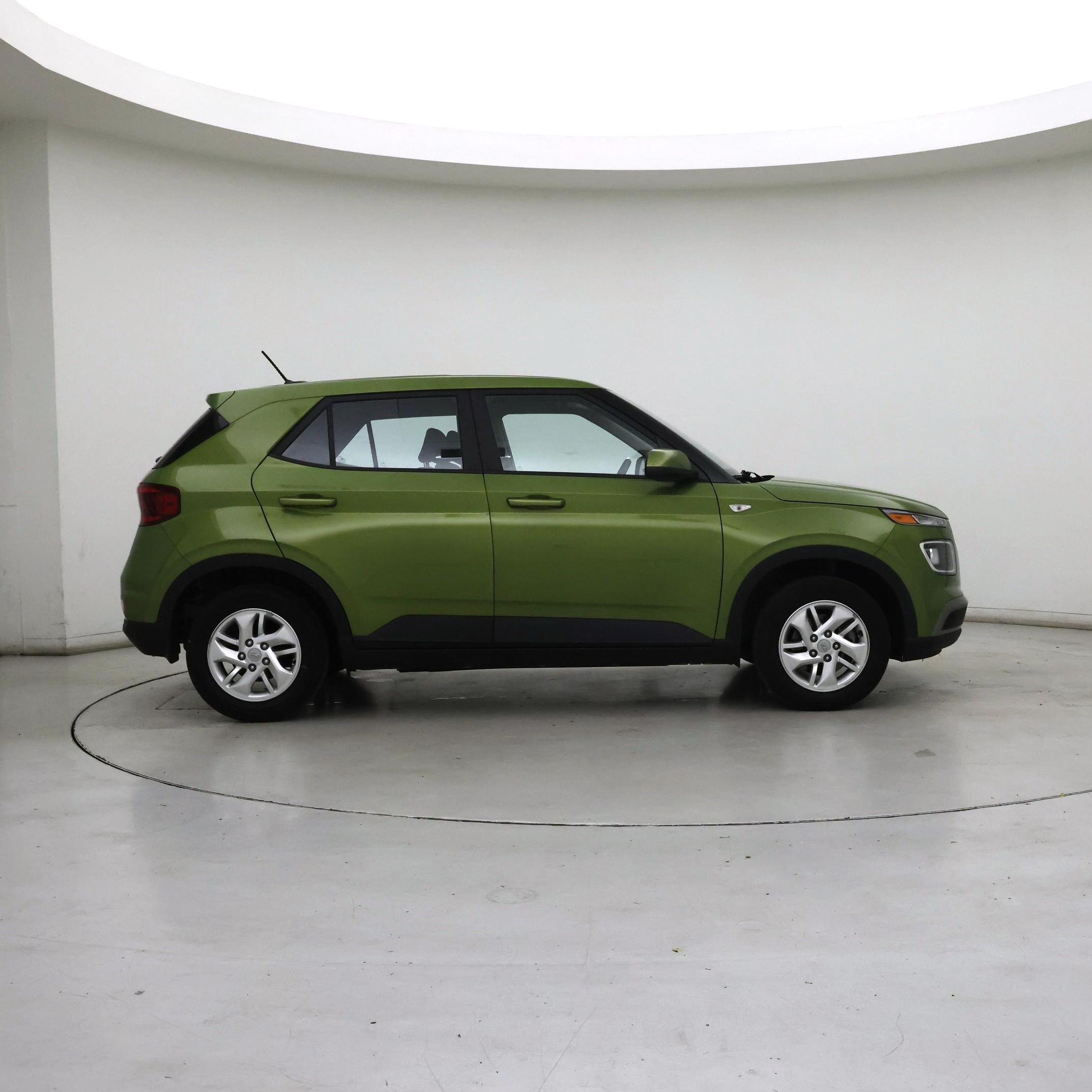 Thumbnail: 2023 Hyundai Venue - 7