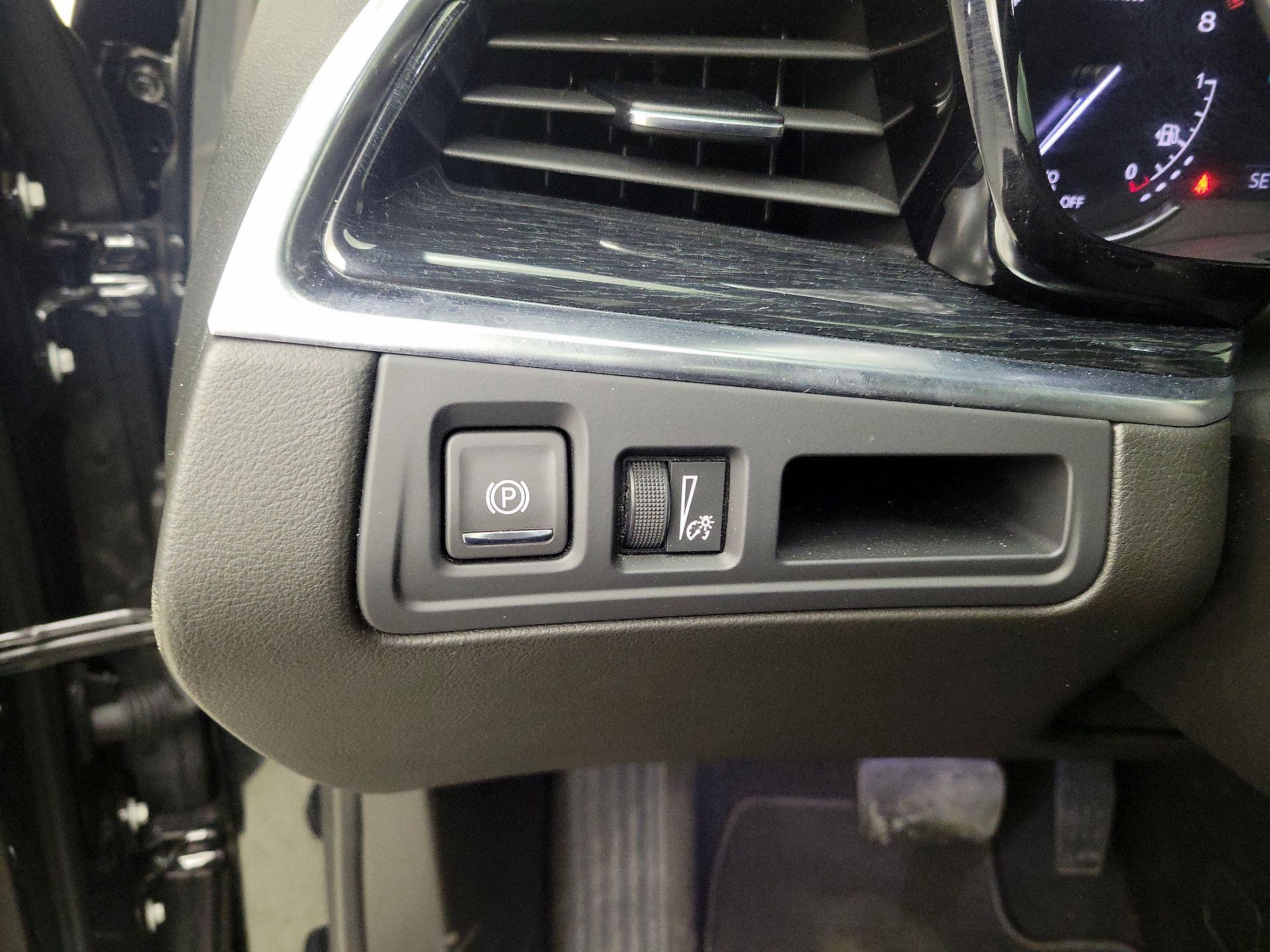 Thumbnail: 2025 Cadillac XT5 - 13