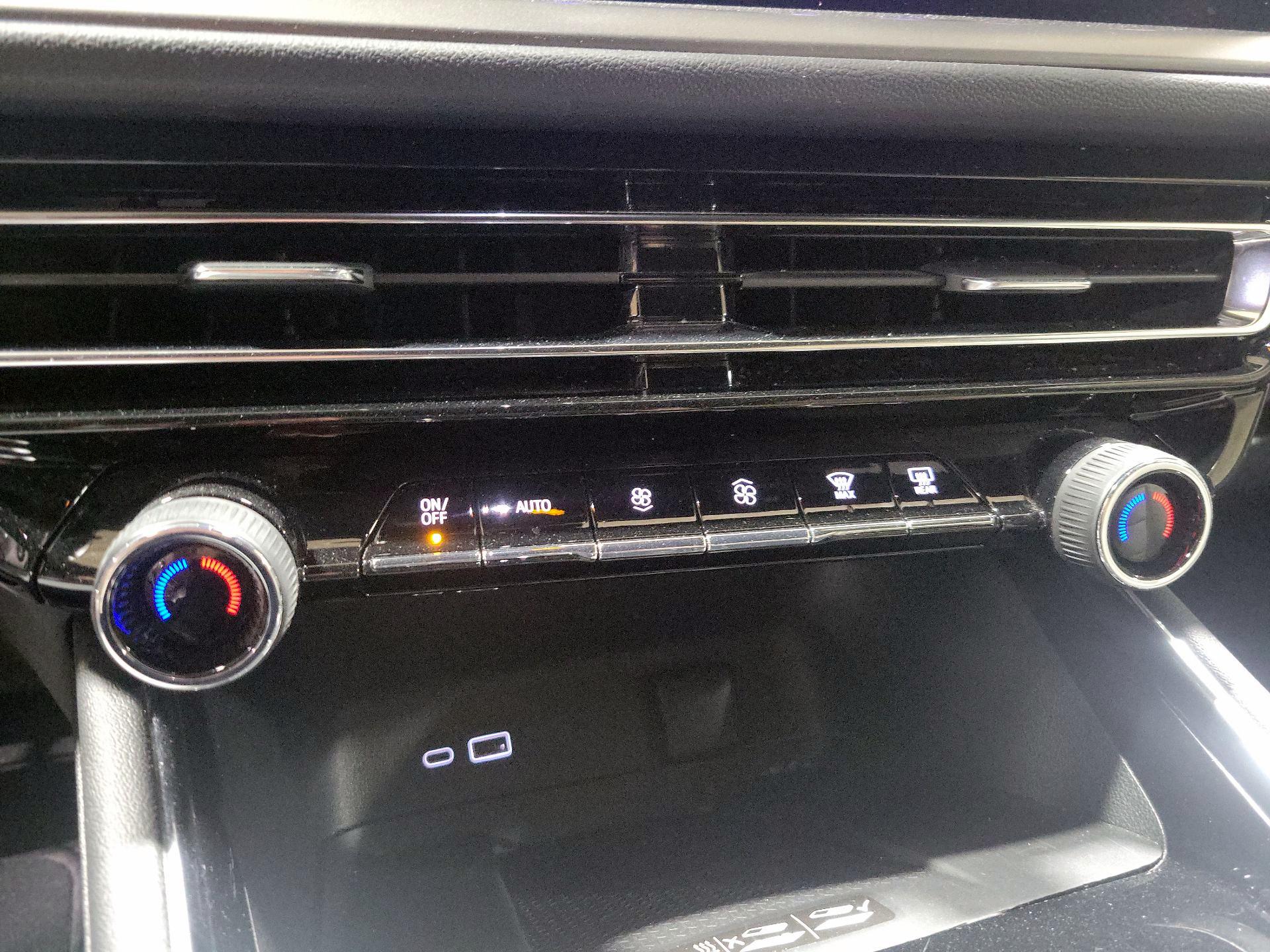 Thumbnail: 2025 Chevrolet Traverse - 16