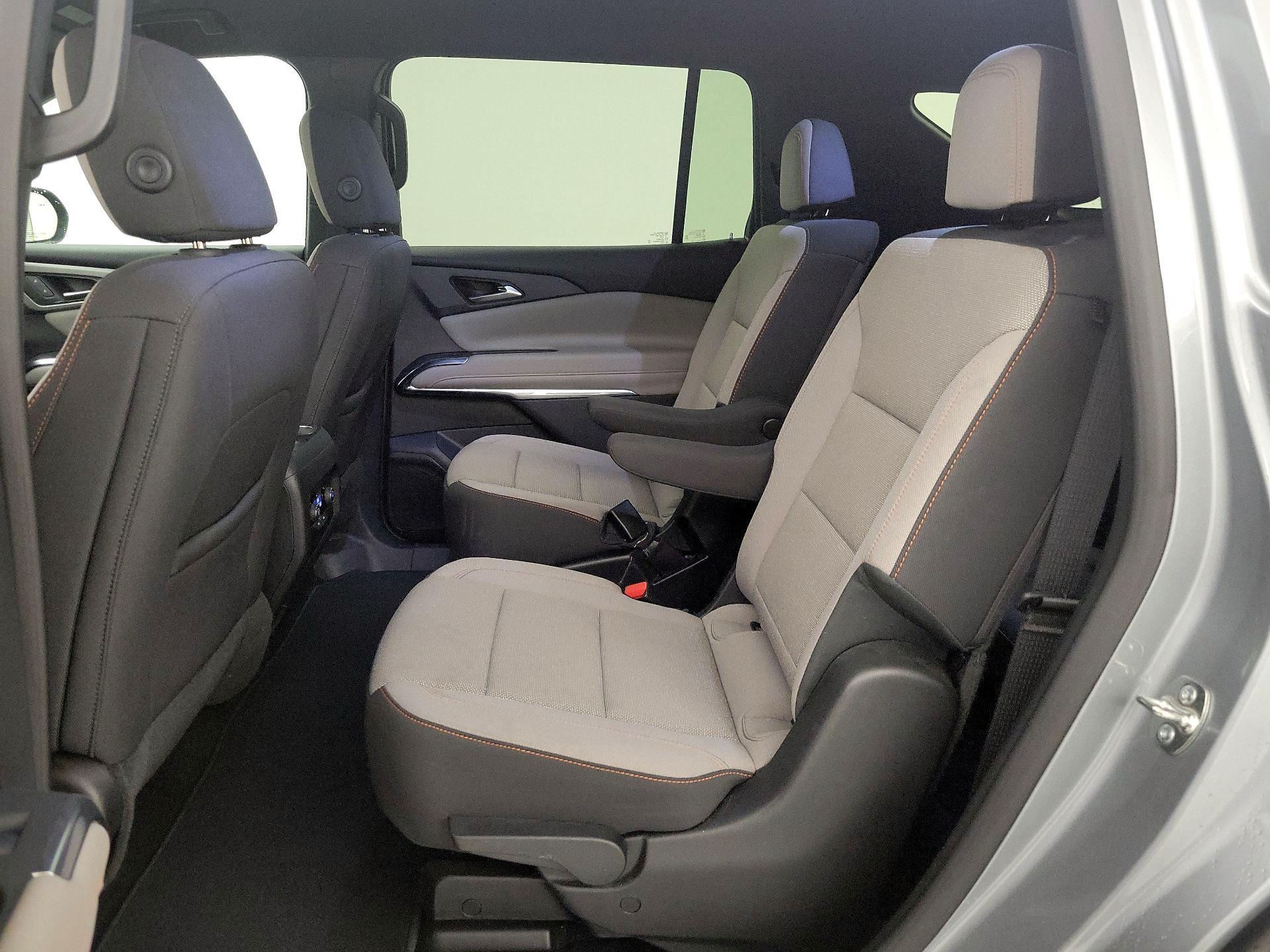 Thumbnail: 2025 Chevrolet Traverse - 18