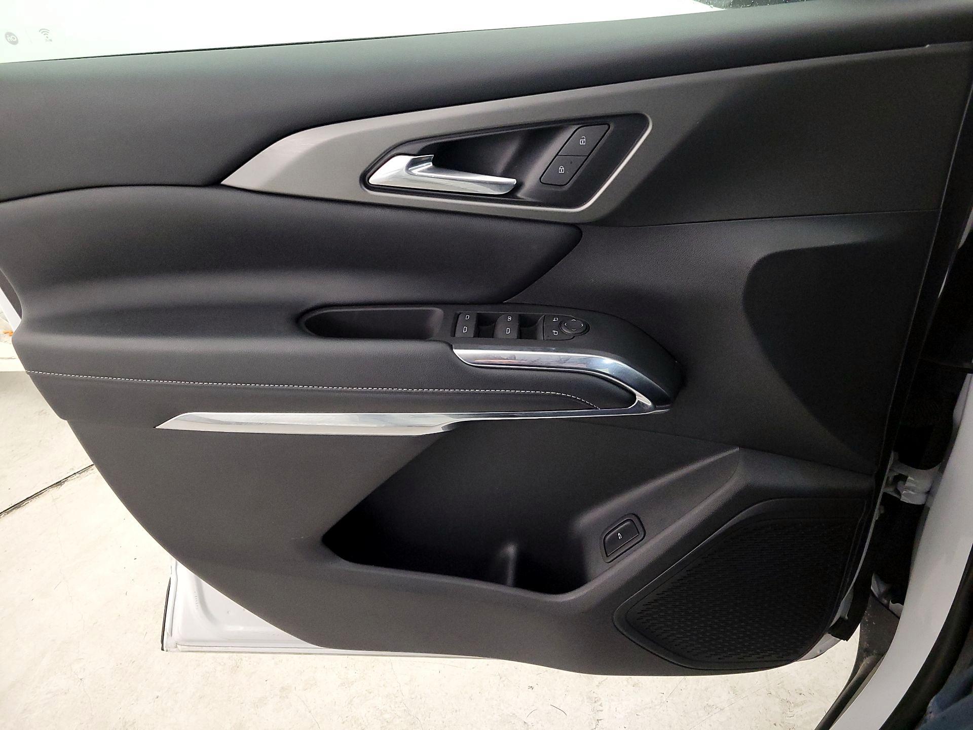 Thumbnail: 2025 Chevrolet Traverse - 12