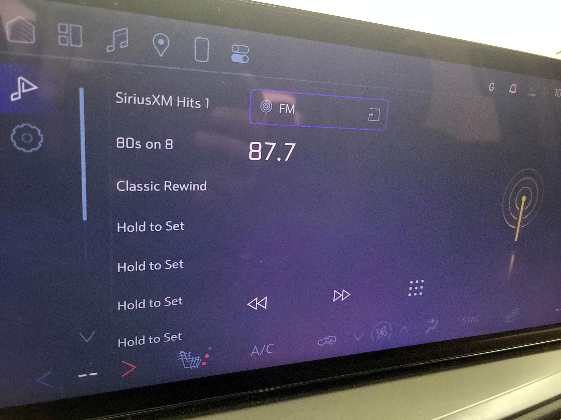 Thumbnail: 2025 Chevrolet Traverse - 16