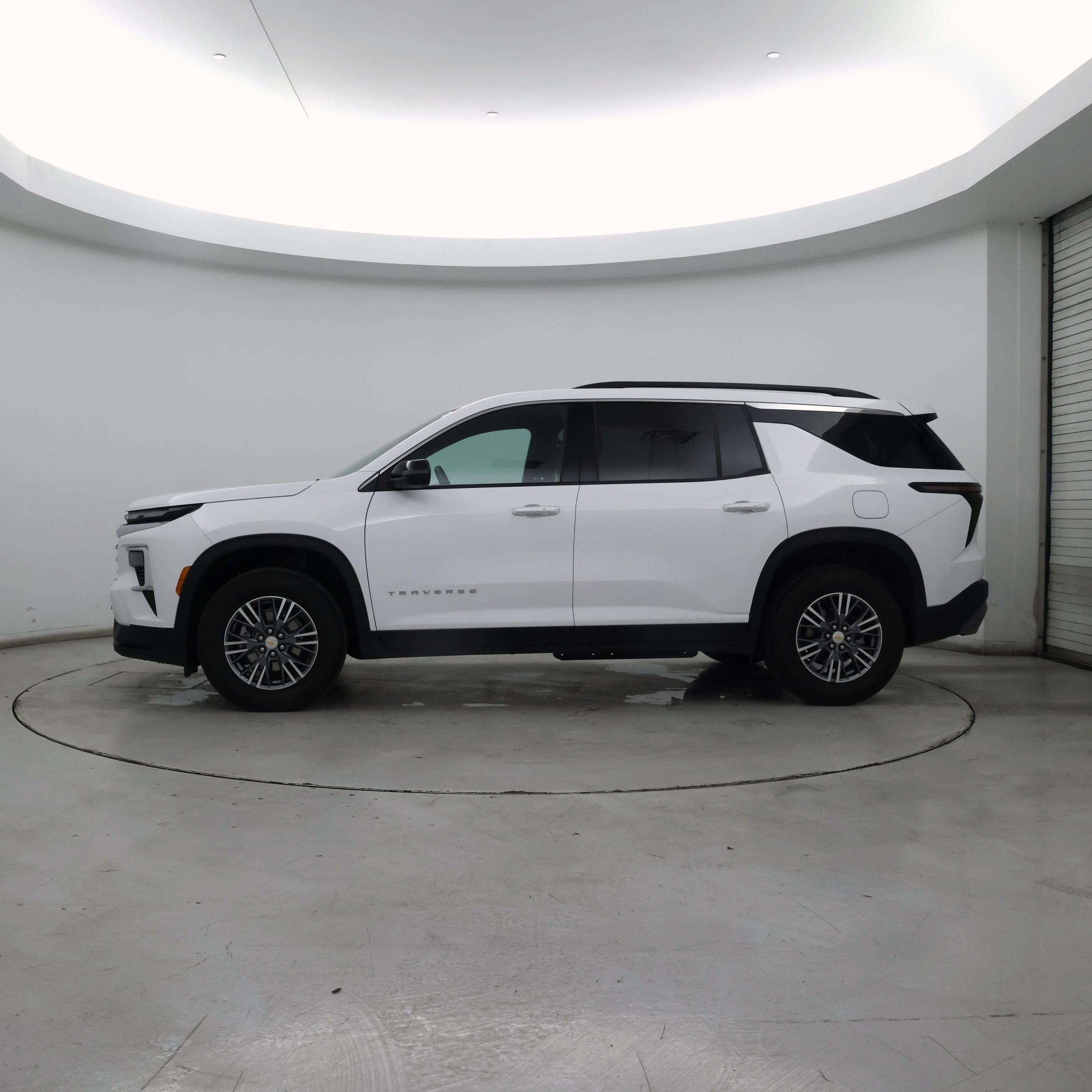 Thumbnail: 2025 Chevrolet Traverse - 3