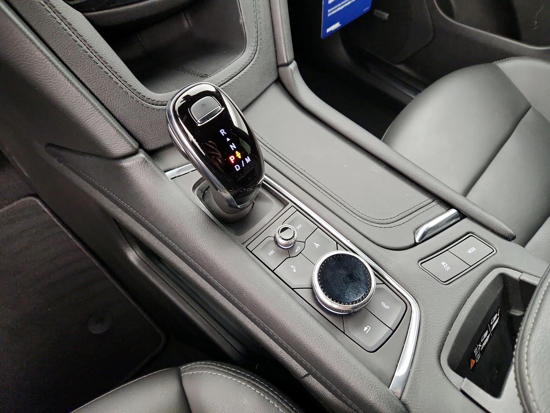 Thumbnail: 2025 Cadillac XT5 - 17