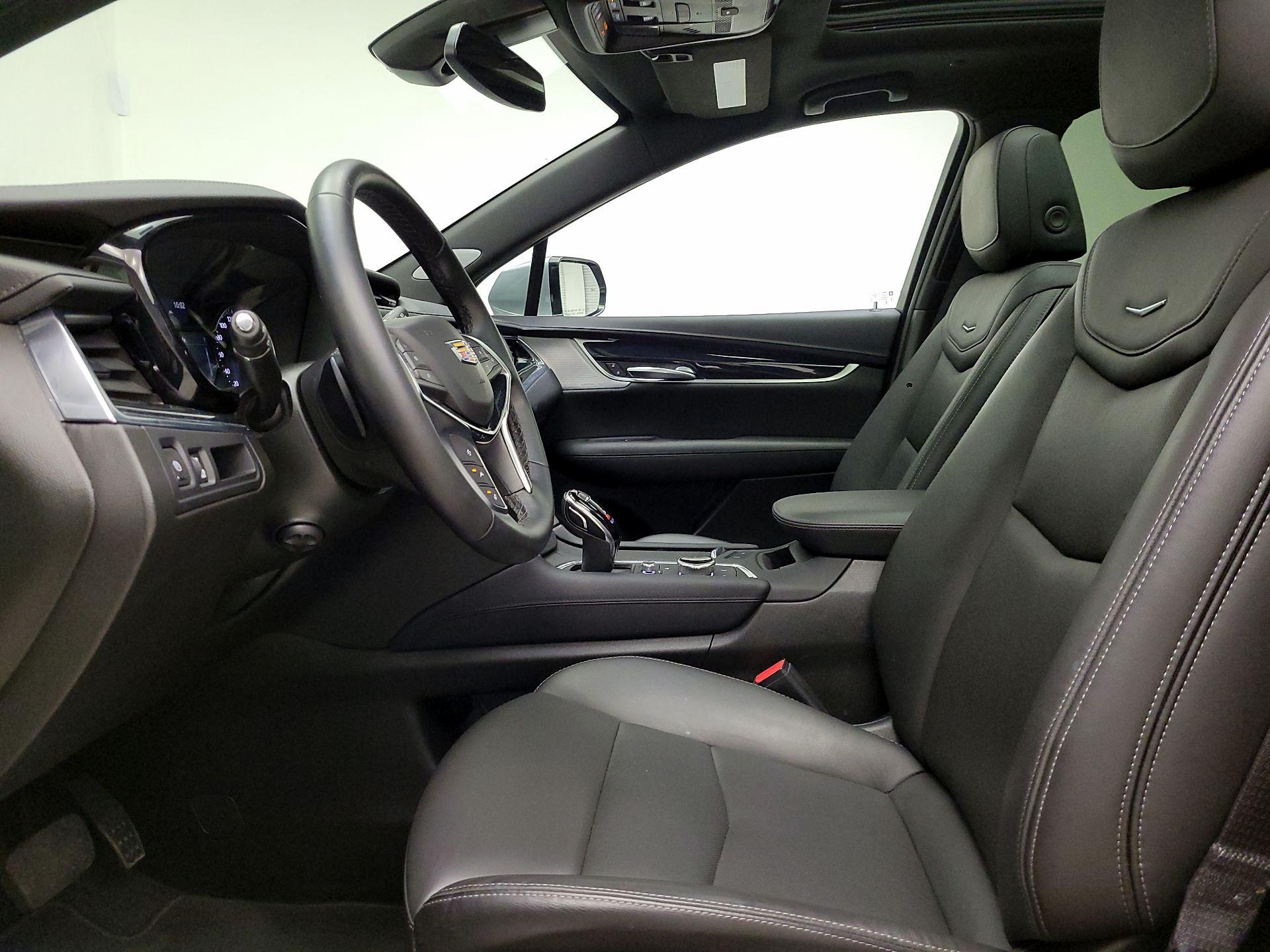 Thumbnail: 2025 Cadillac XT5 - 11