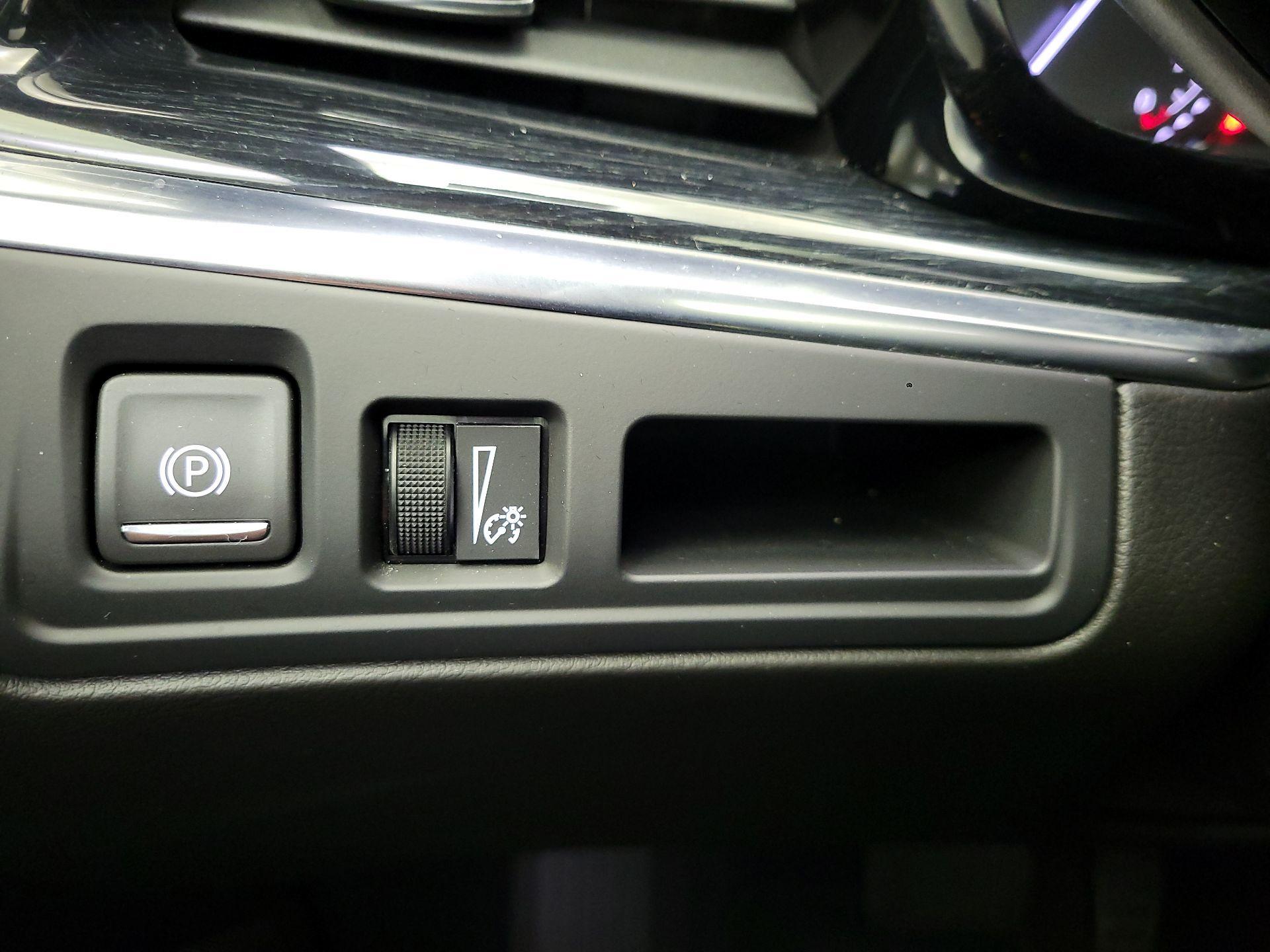 Thumbnail: 2025 Cadillac XT5 - 13