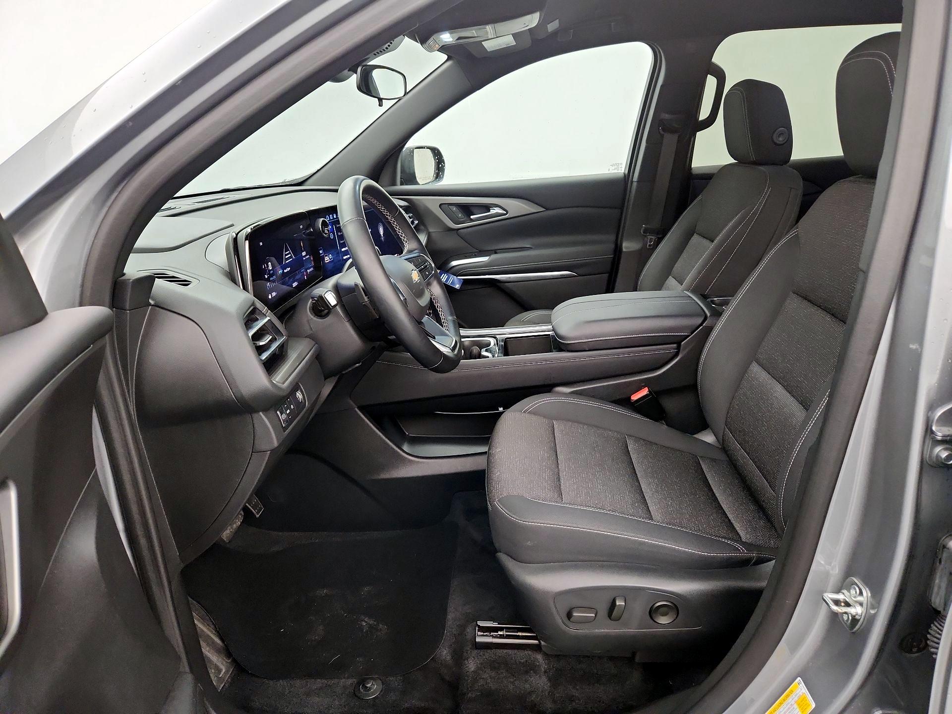 Thumbnail: 2025 Chevrolet Traverse - 11