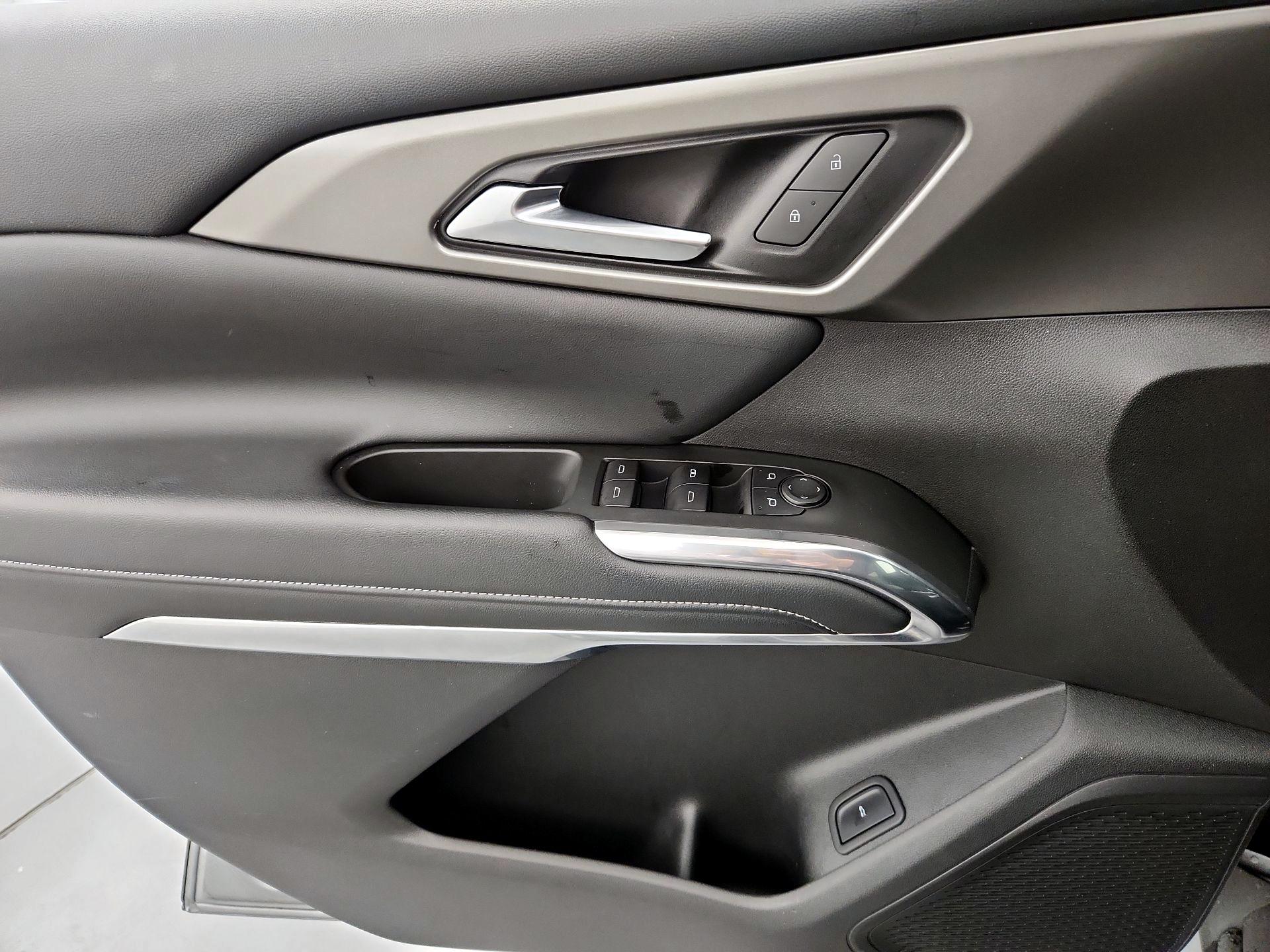 Thumbnail: 2025 Chevrolet Traverse - 12