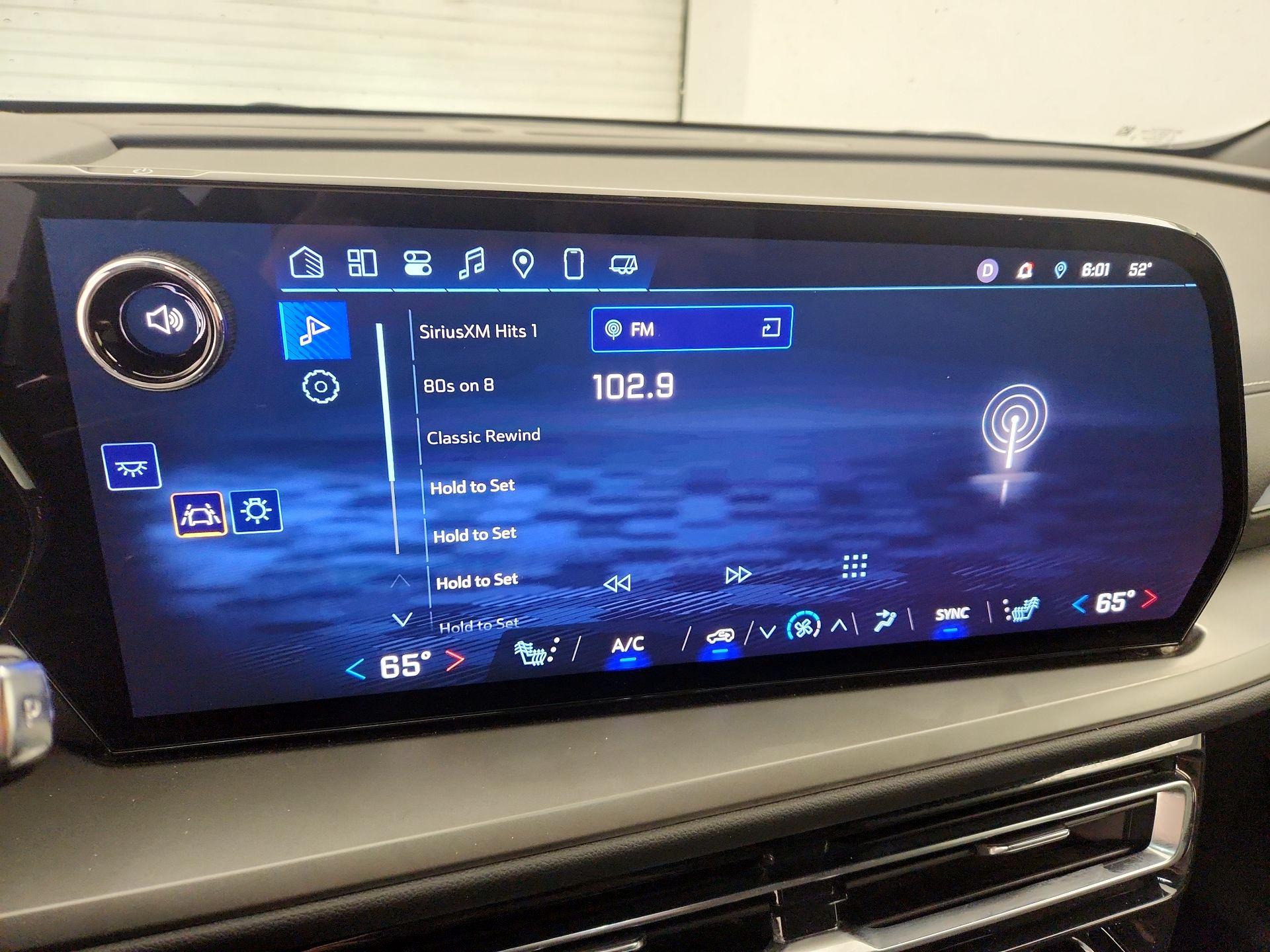 Thumbnail: 2025 Chevrolet Traverse - 15