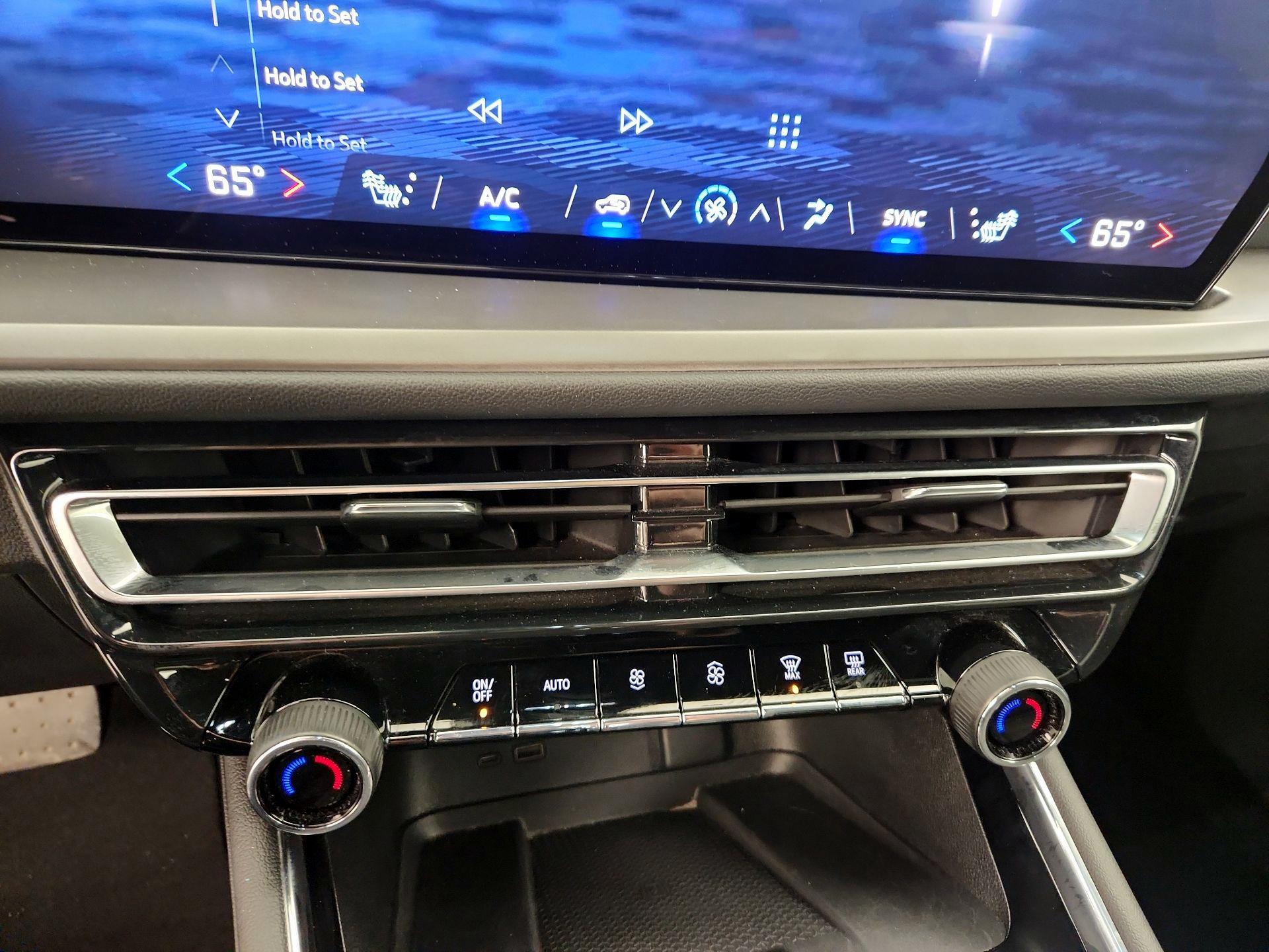 Thumbnail: 2025 Chevrolet Traverse - 16