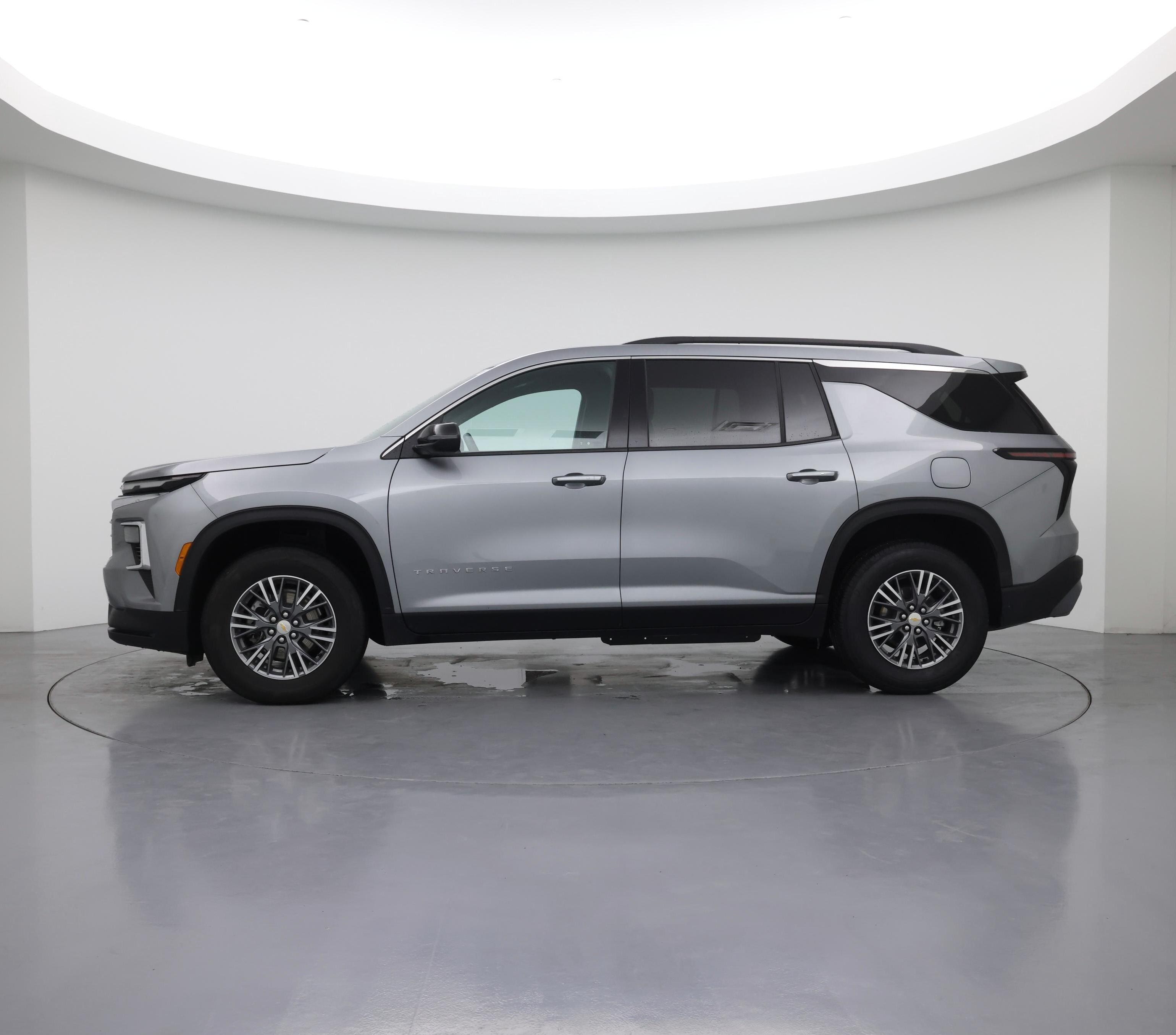 Thumbnail: 2025 Chevrolet Traverse - 3