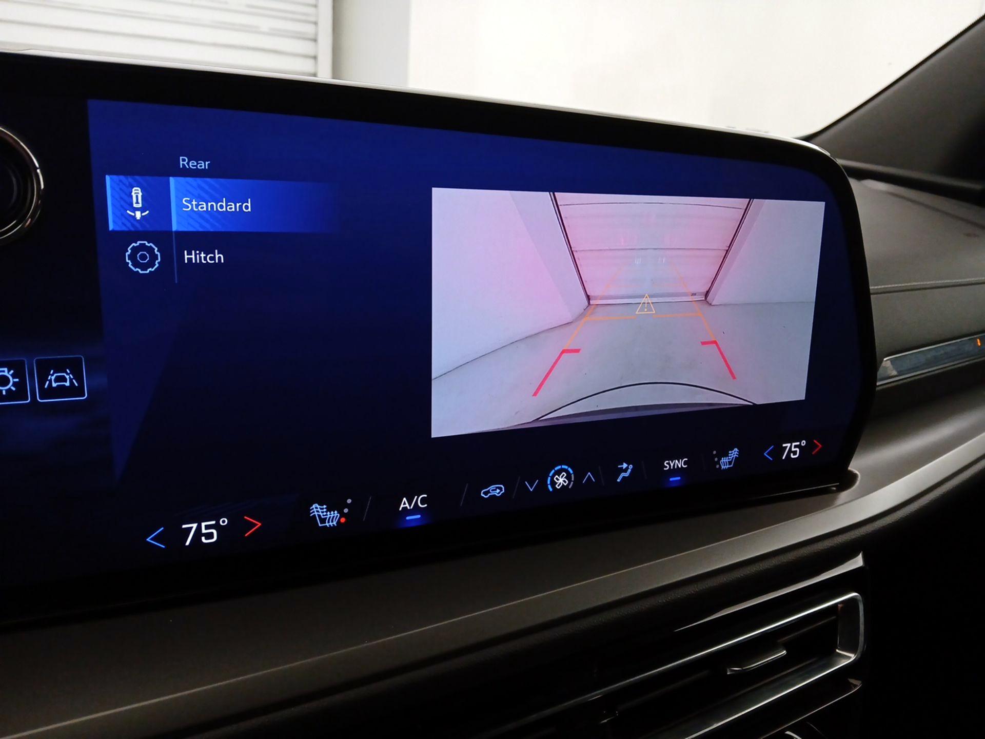 Thumbnail: 2025 Chevrolet Traverse - 15